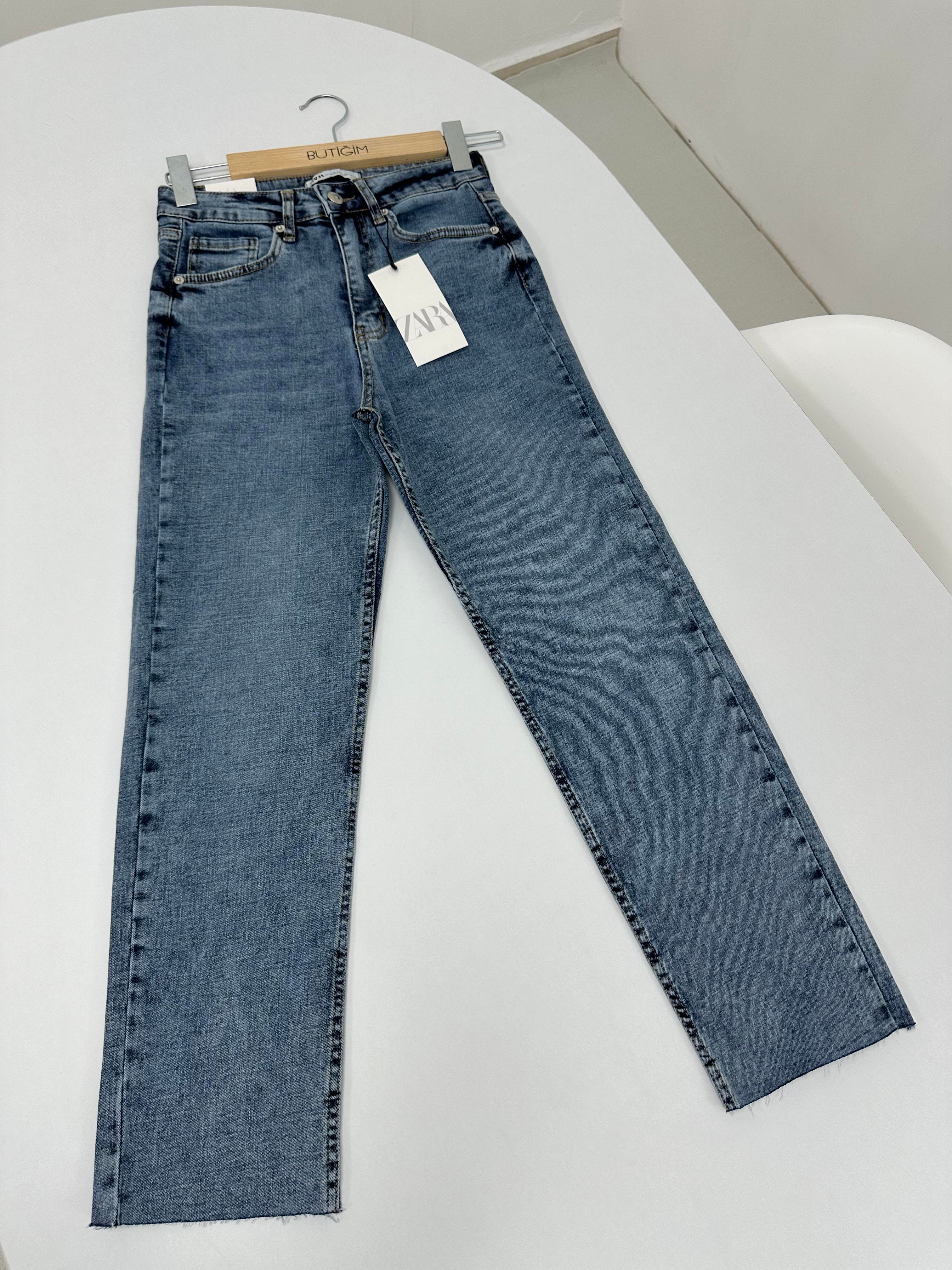 Kesik Paça Boyfit Koyu Mavi  Jean 