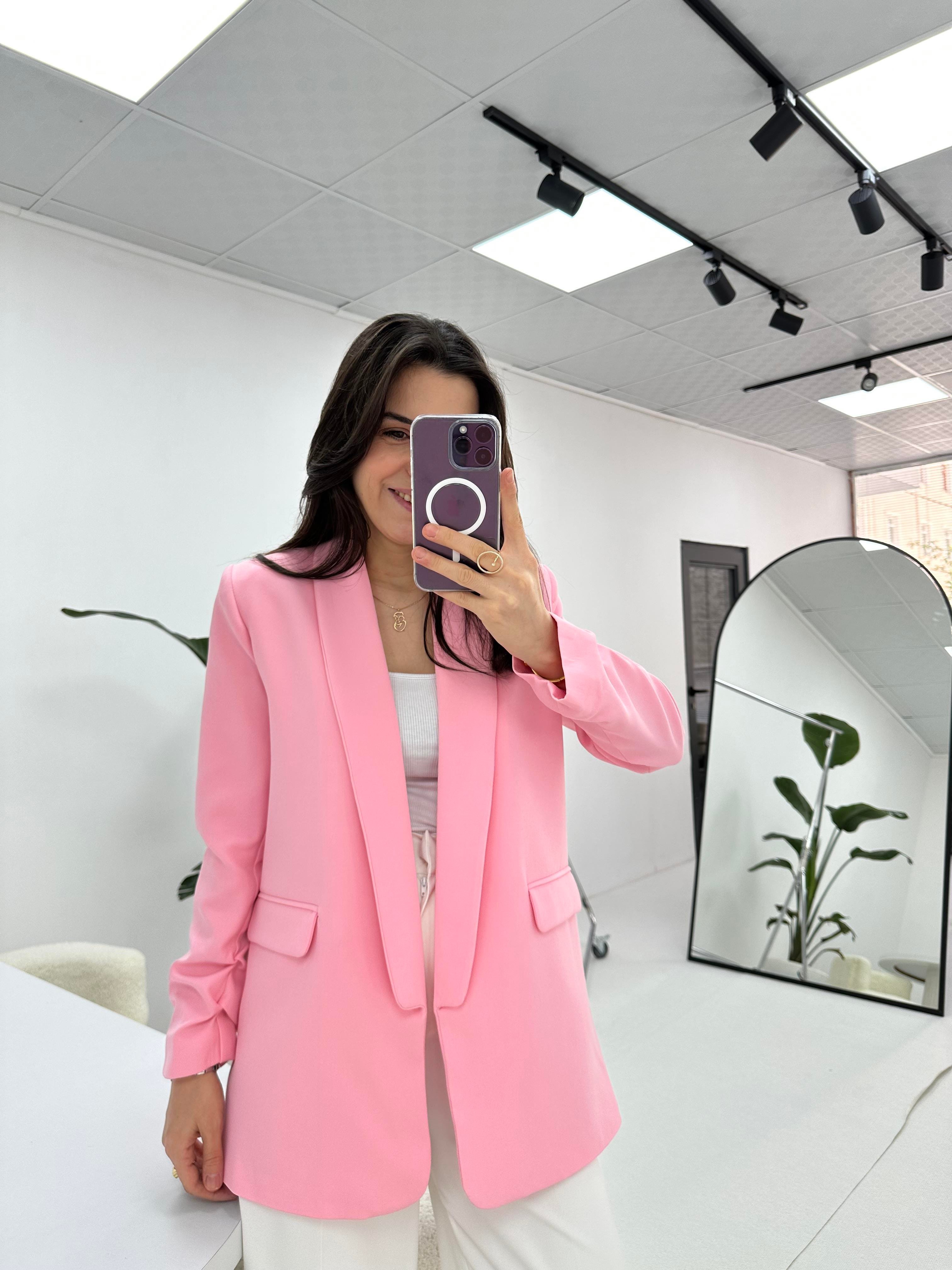 Kolu Büzgü Detaylı Pembe Blazer Ceket