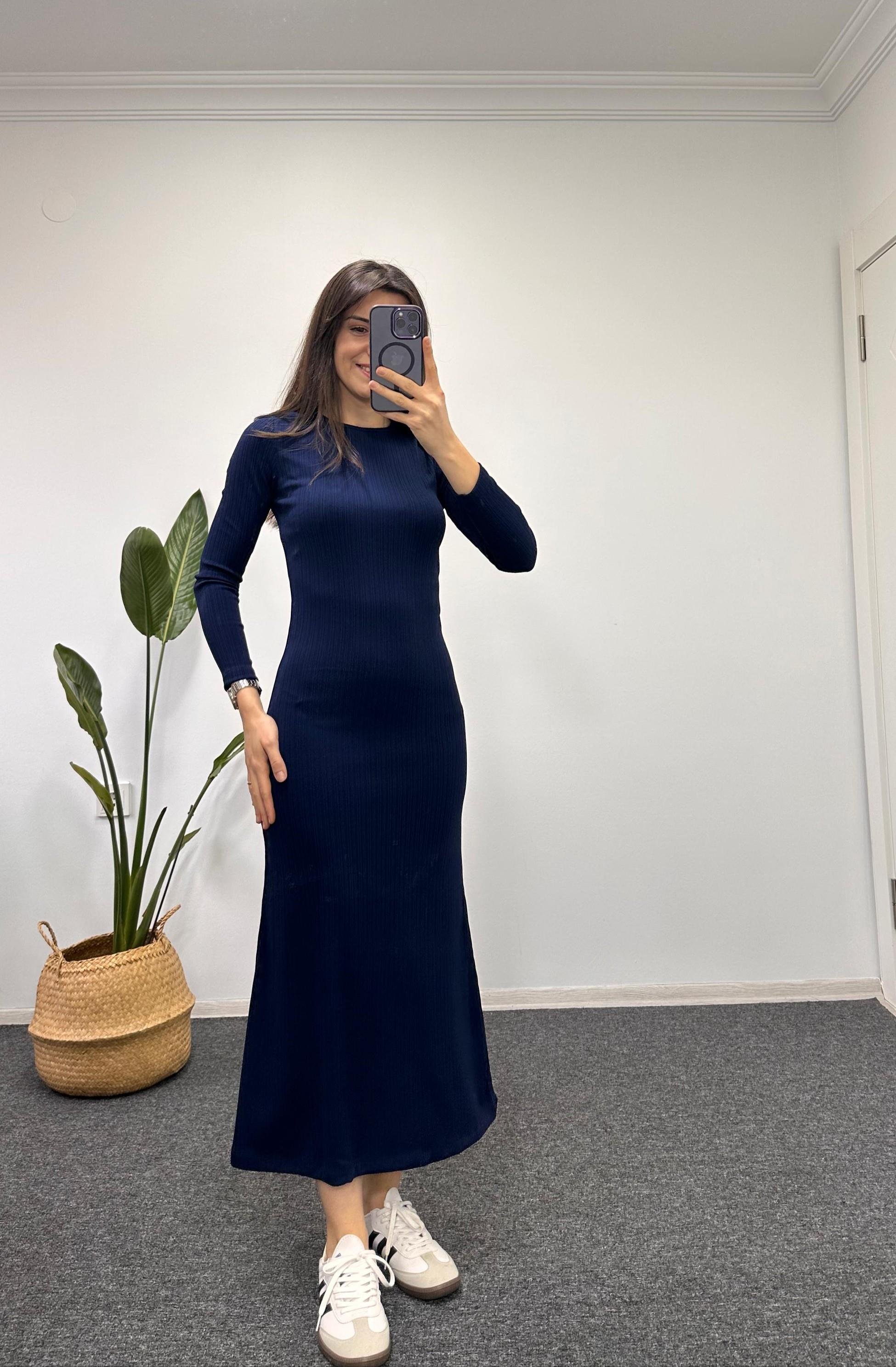 LACİVERT UZUN ÖRME ELBİSE