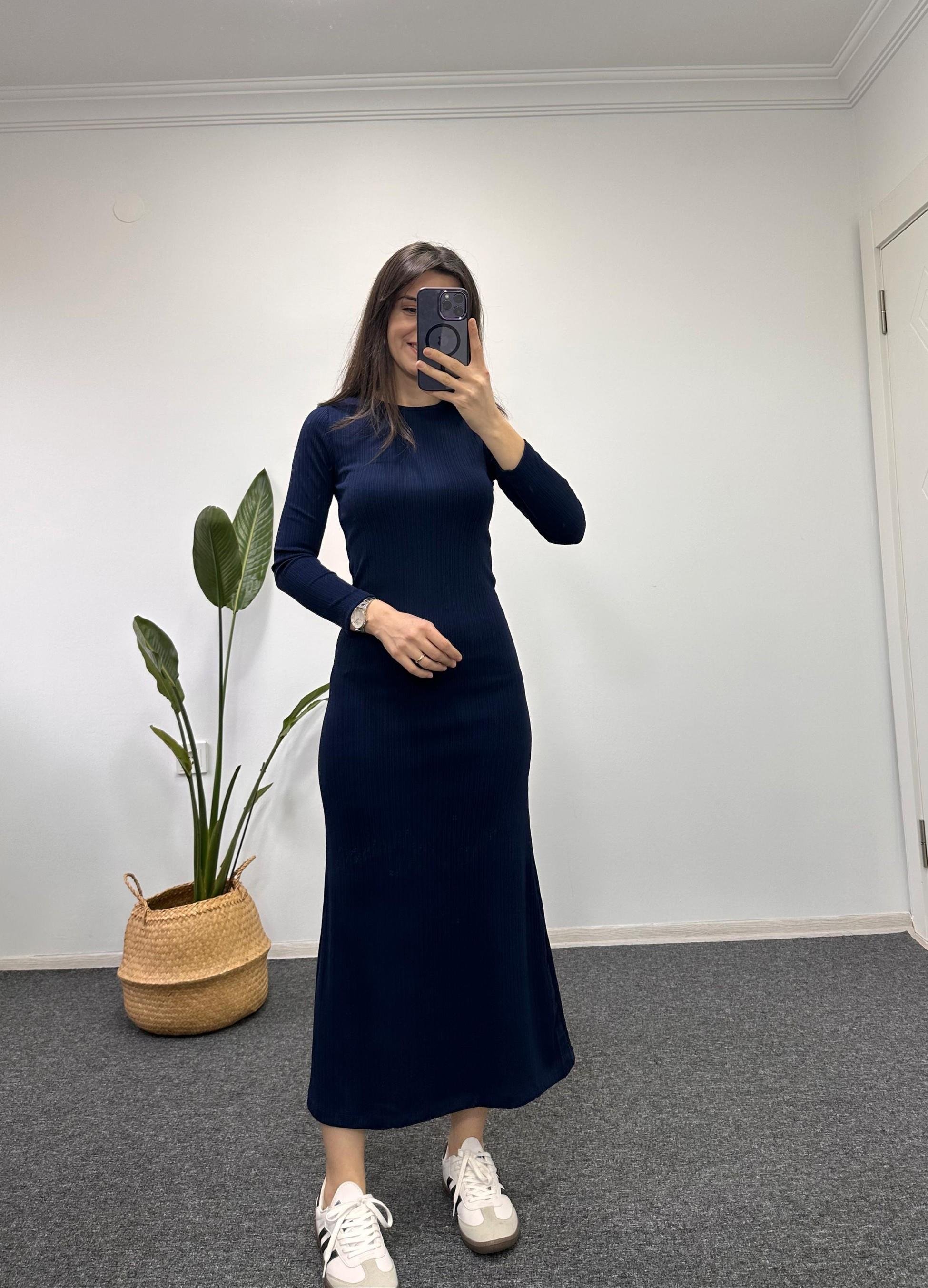 LACİVERT UZUN ÖRME ELBİSE