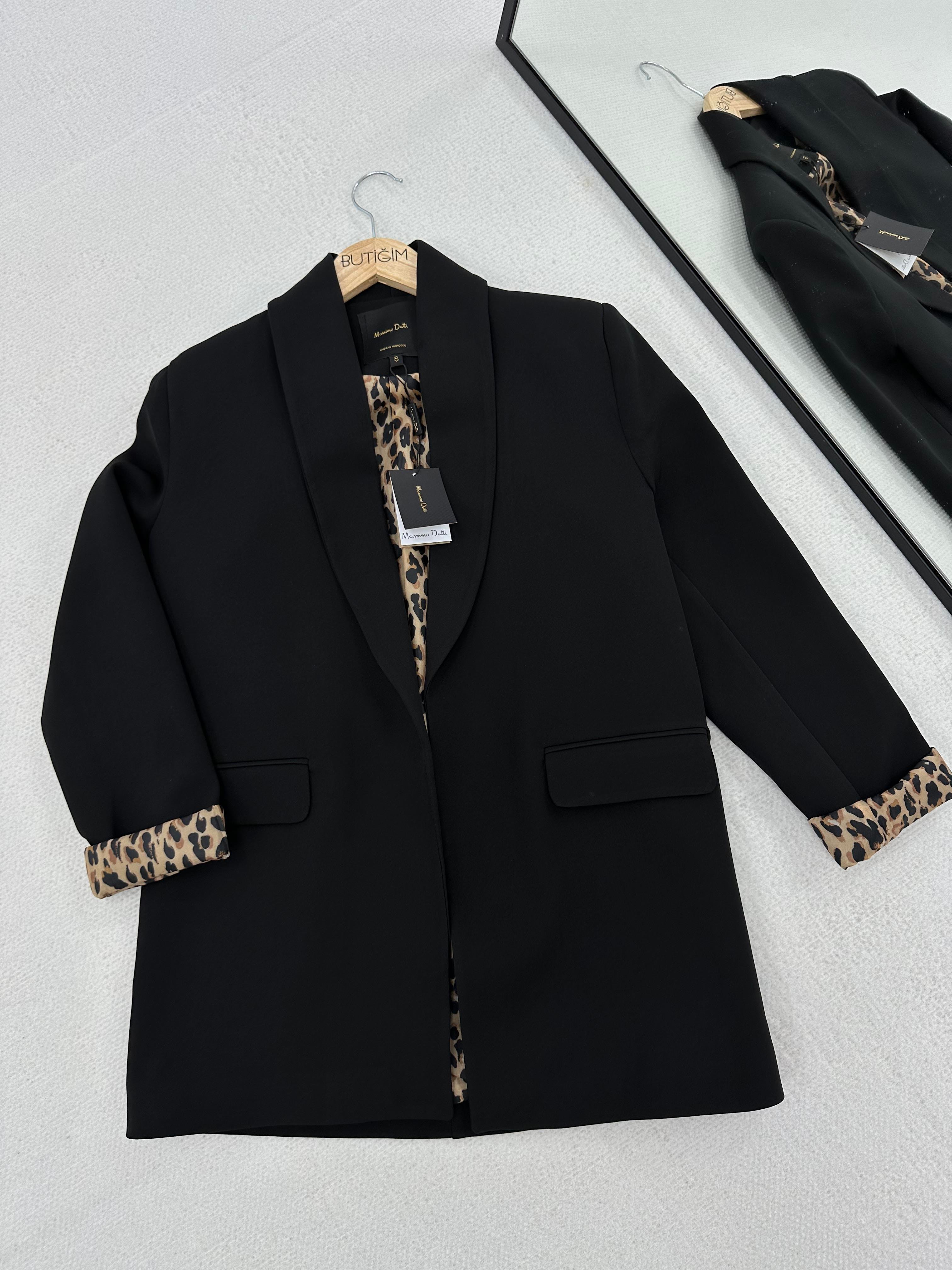 Leopar Astarlı Siyah Ceket 
