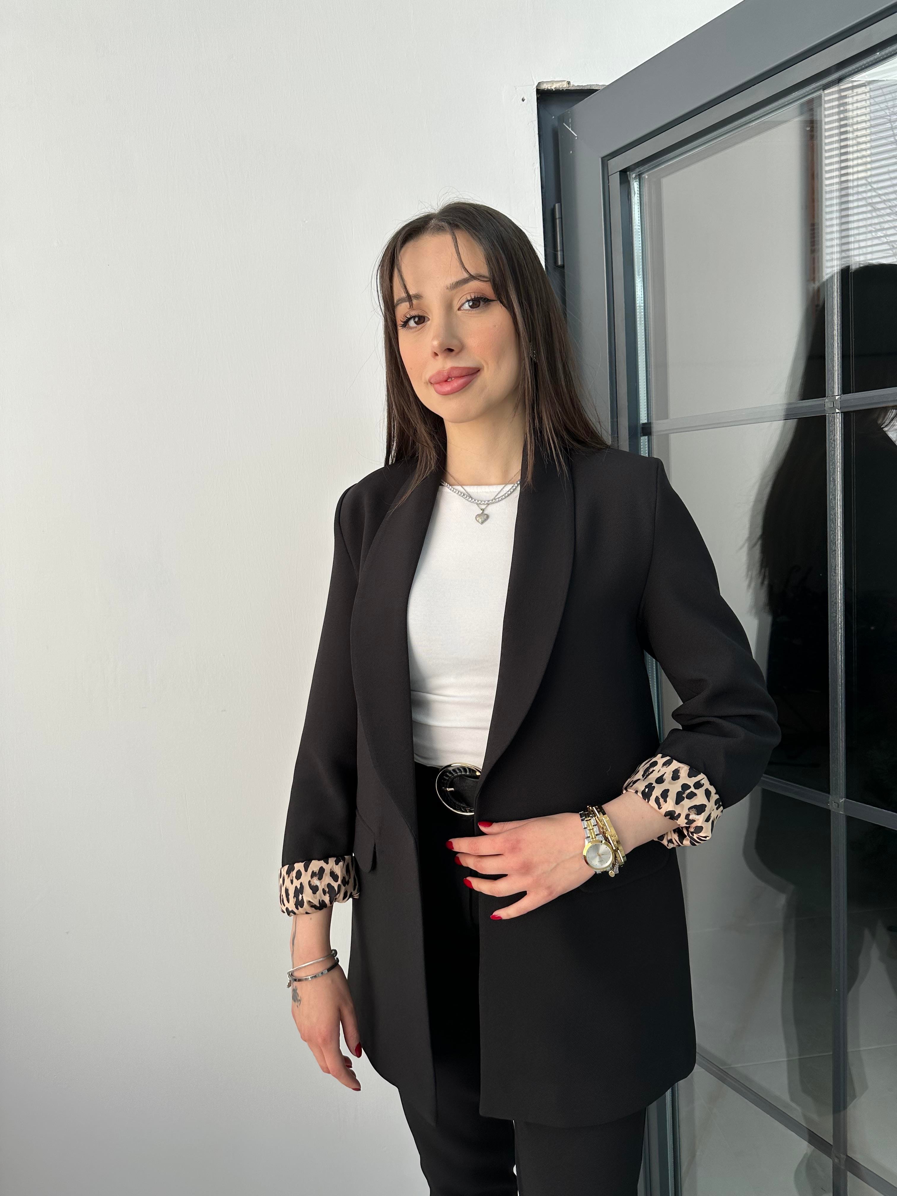 Leopar Astarlı Siyah Ceket