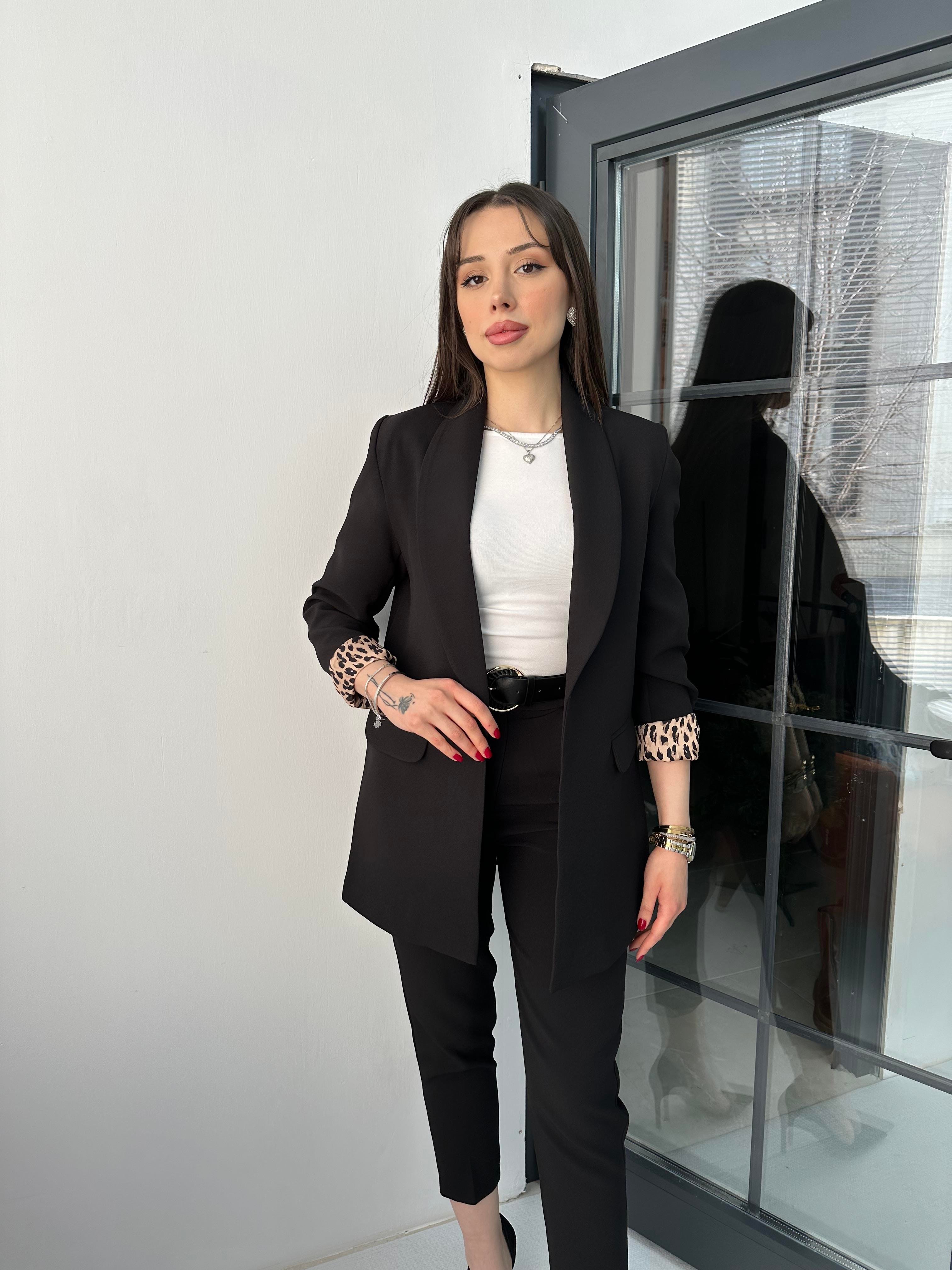 Leopar Astarlı Siyah Ceket