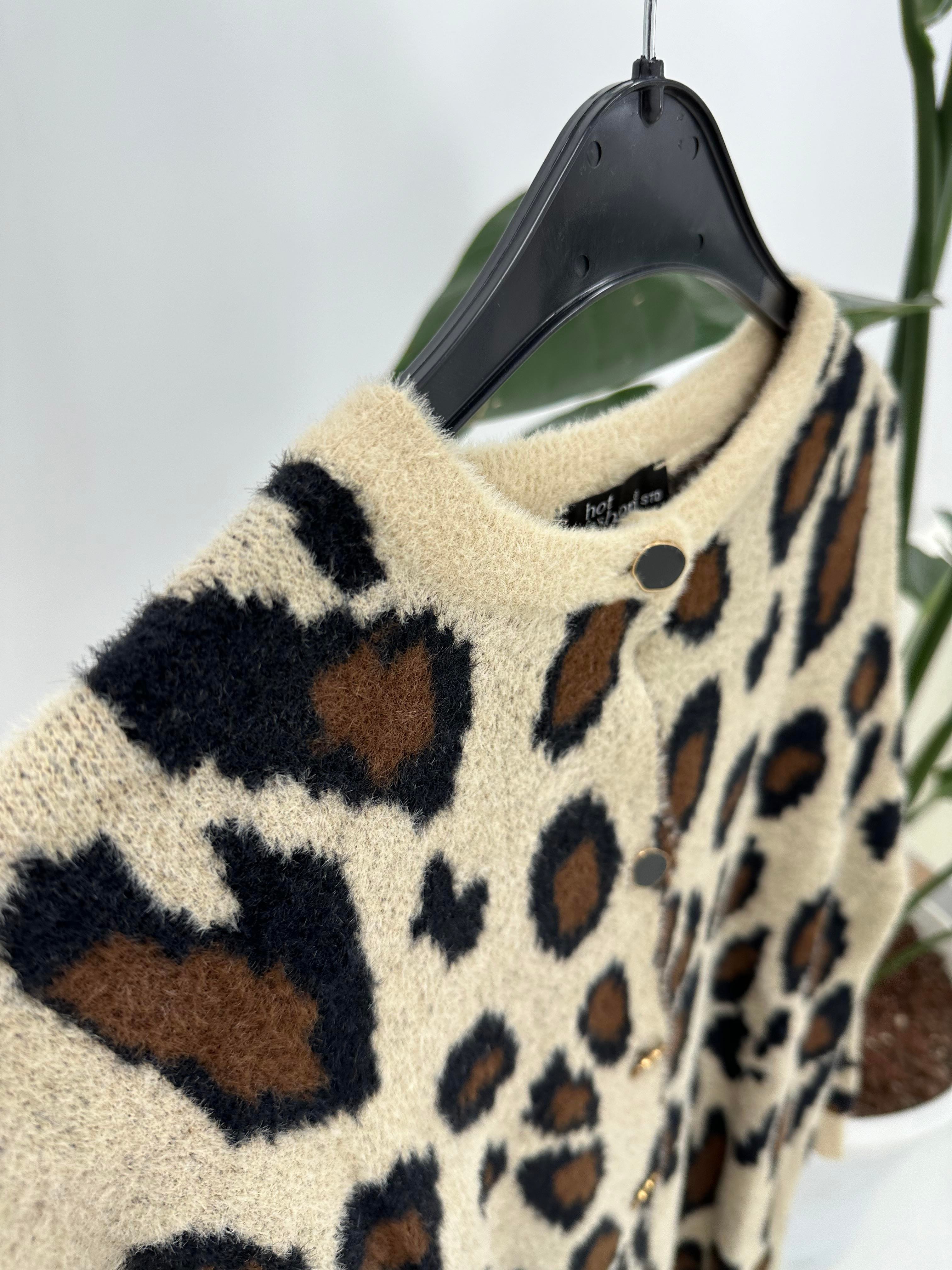 Leopar Desenli Düğme Detaylı Sakal Hırka 