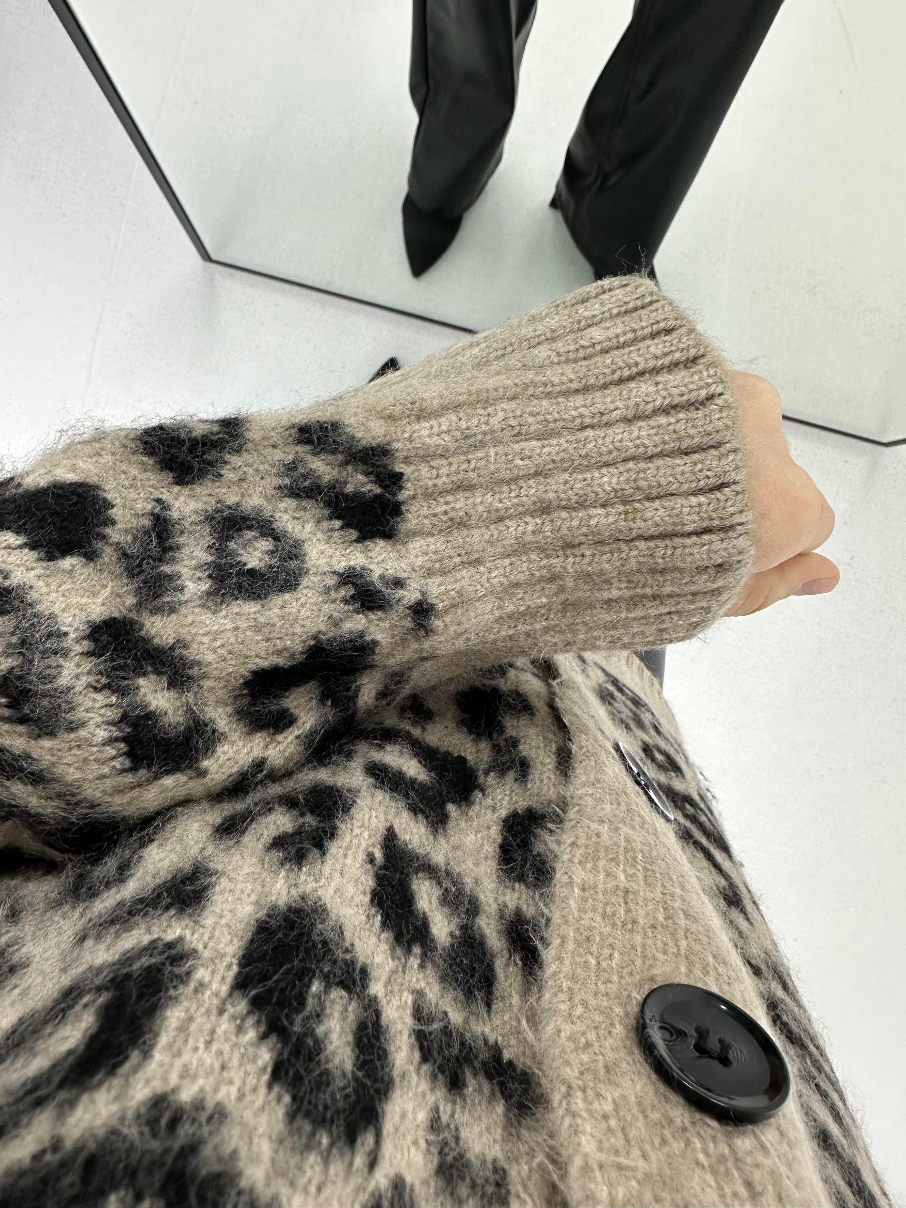 Leopar Desenli Düğmeli  Vizon Hırka 