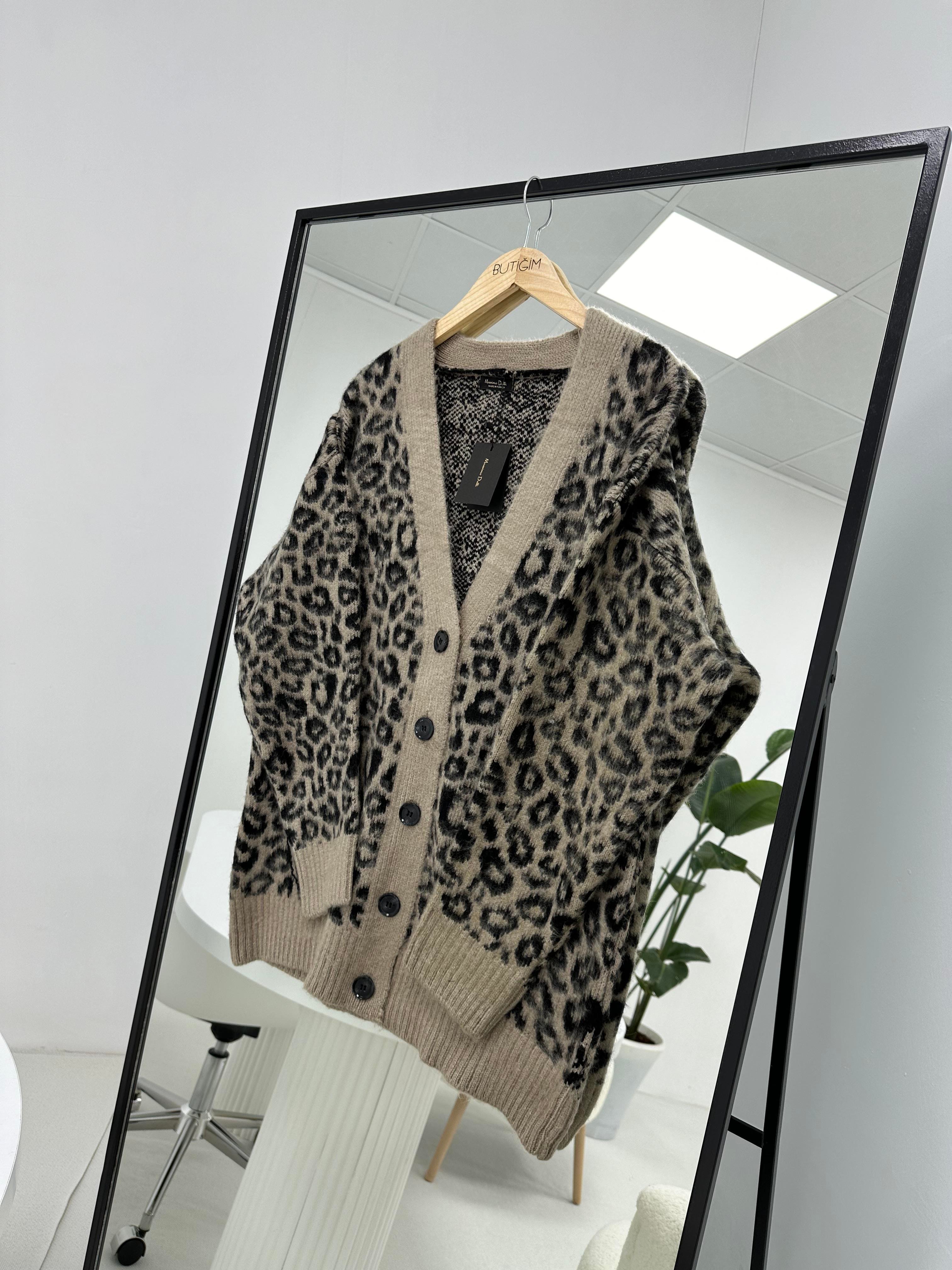 Leopar Desenli Düğmeli  Vizon Hırka 