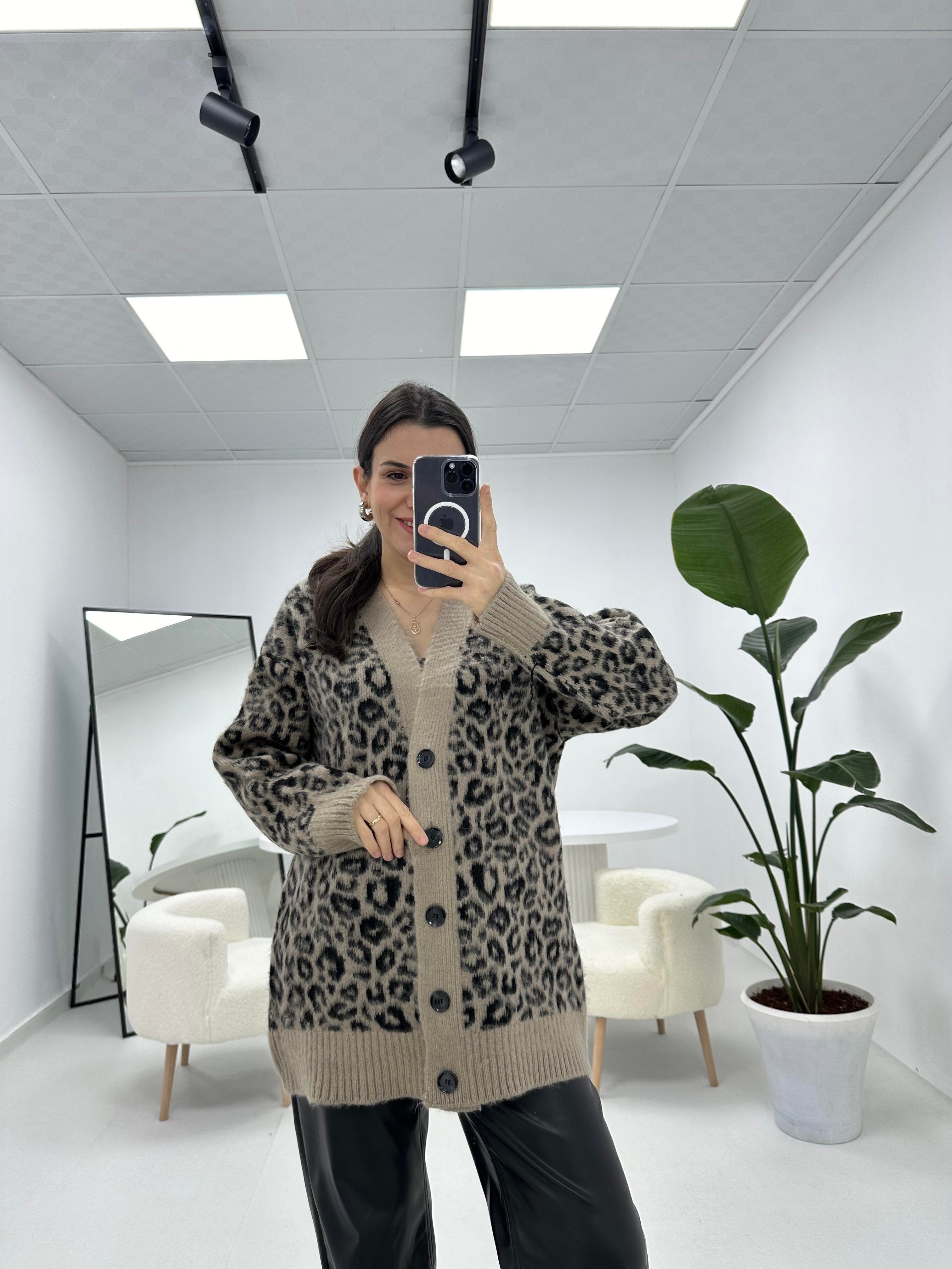 Leopar Desenli Düğmeli  Vizon Hırka 