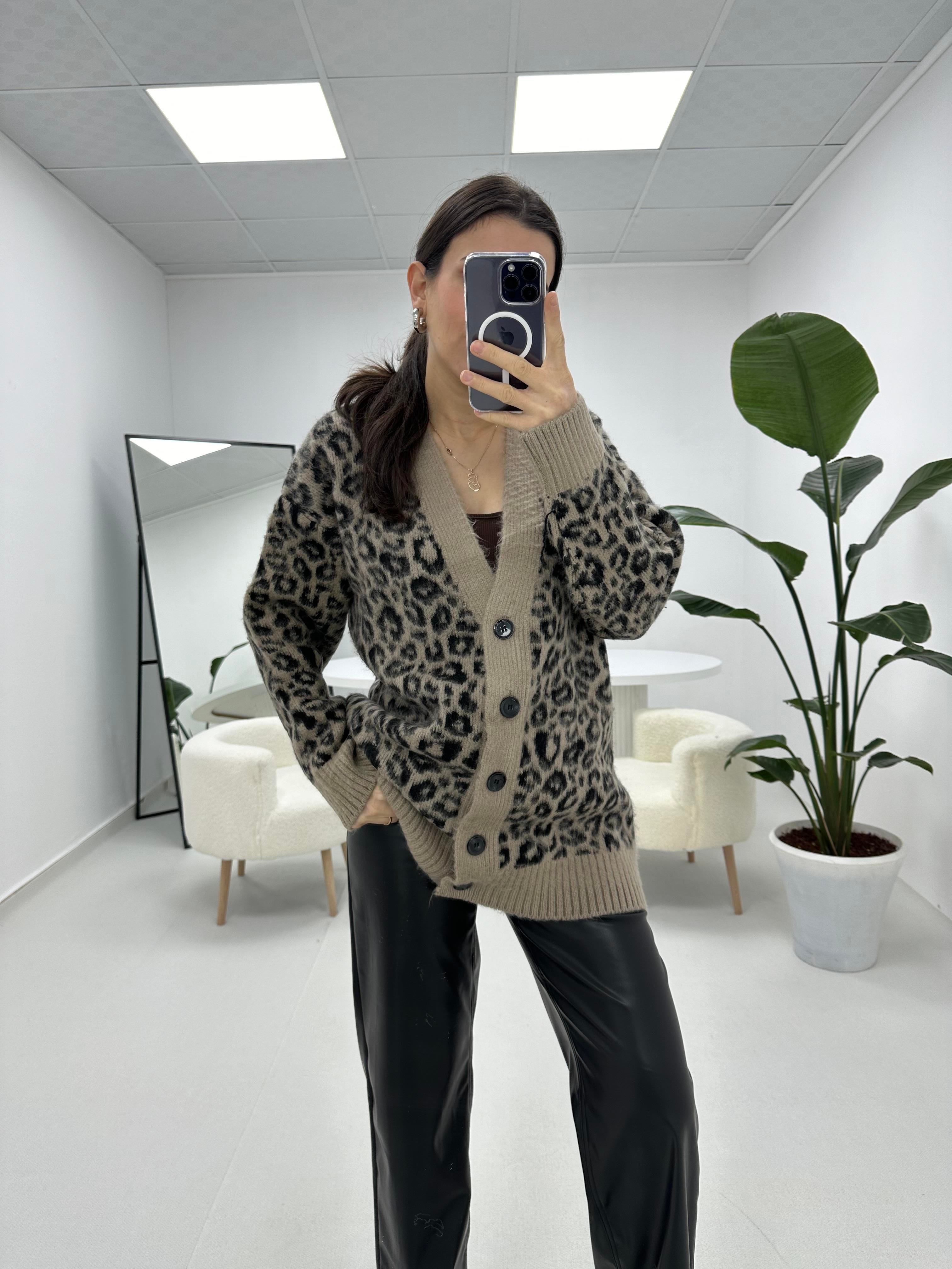Leopar Desenli Düğmeli  Vizon Hırka 