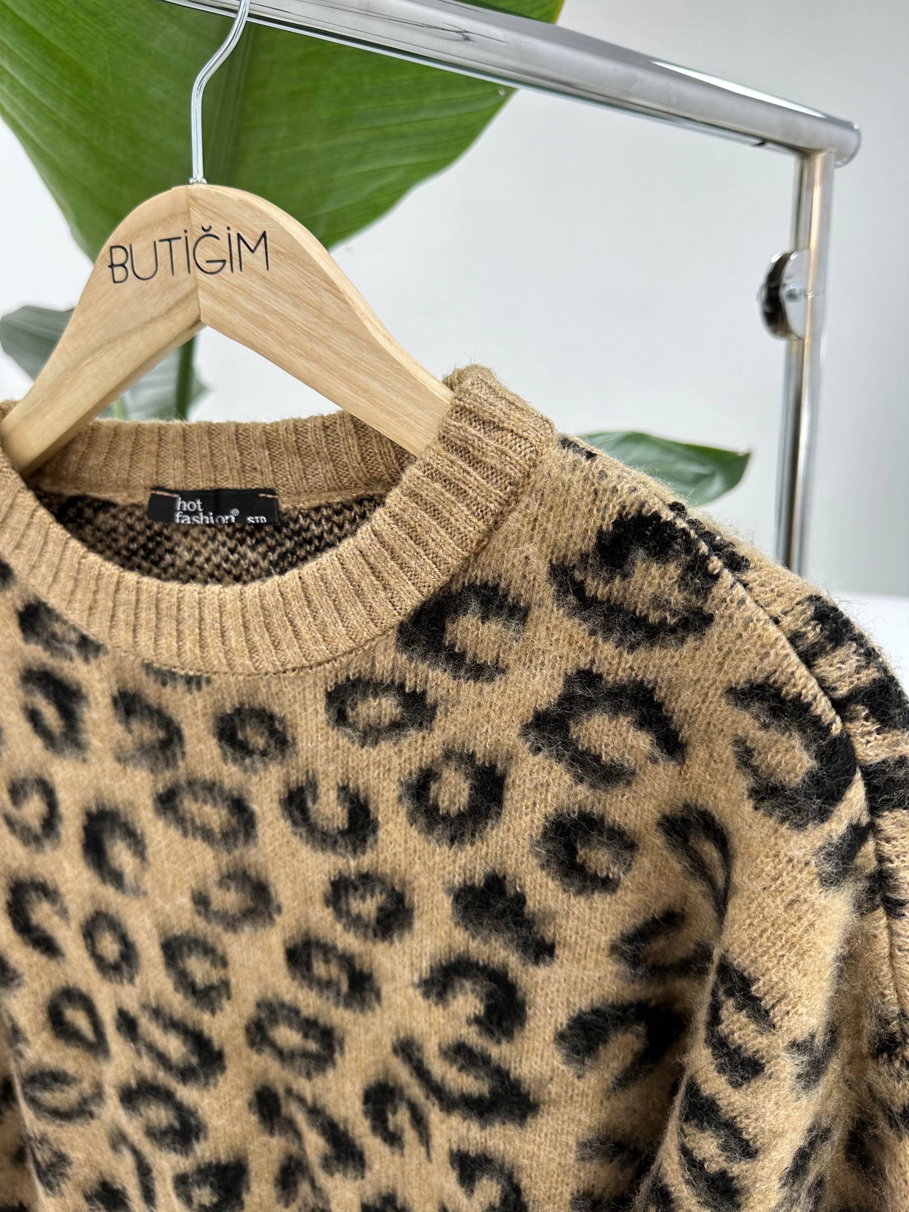 Leopar Desenli Şardonlu Camel Kazak