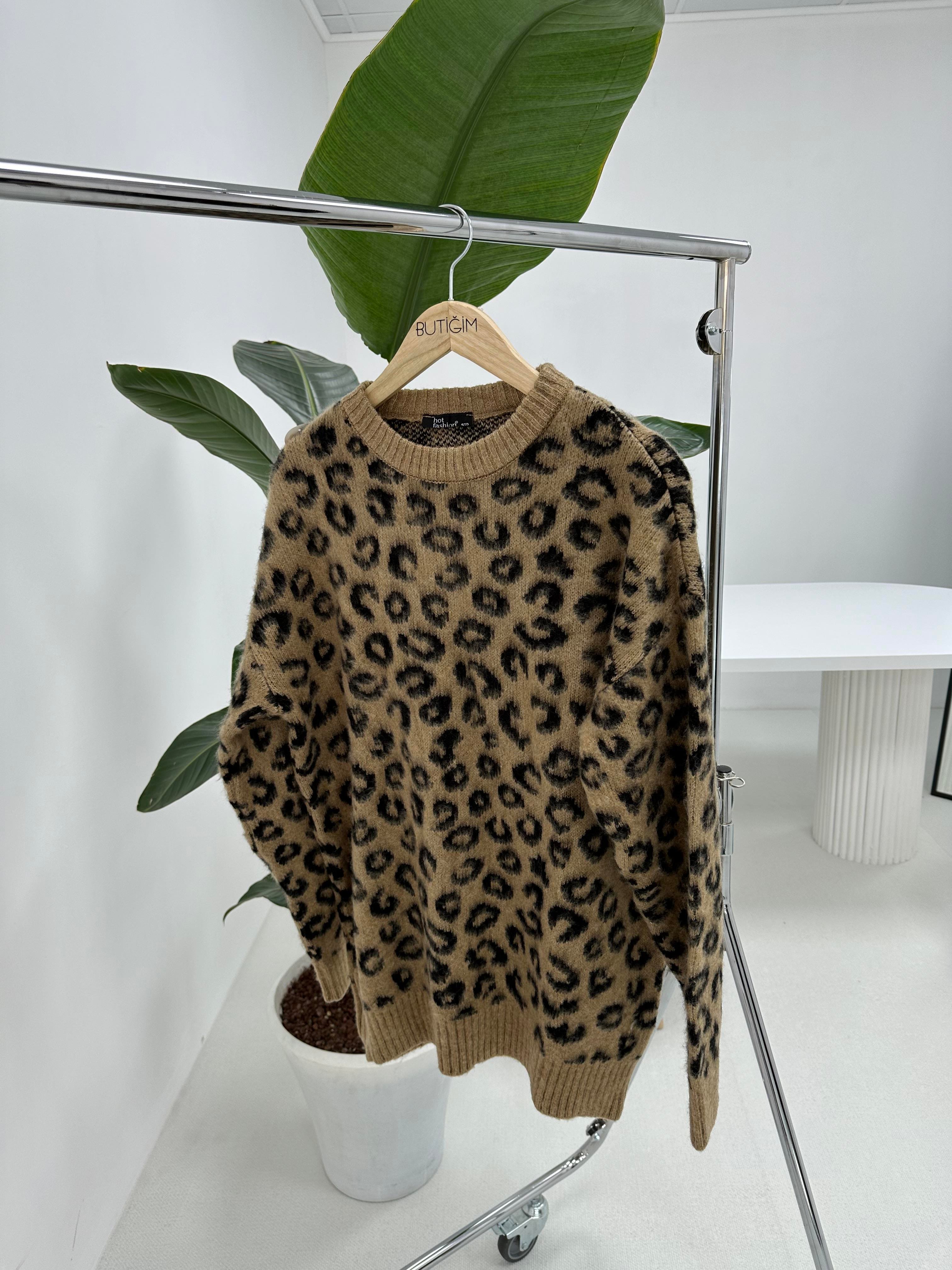 Leopar Desenli Şardonlu Camel Kazak