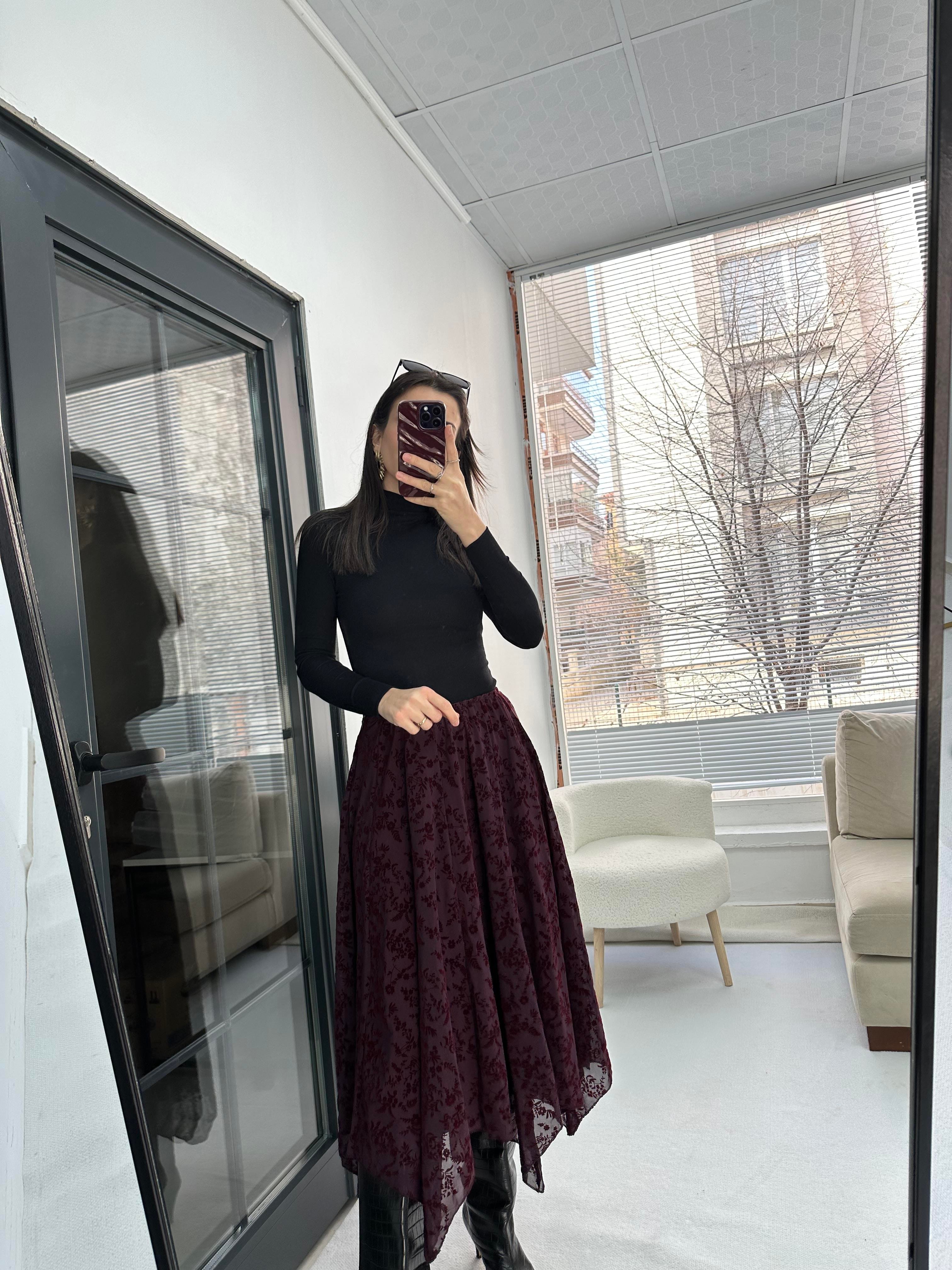 Nakış Detaylı Bordo  Etek 