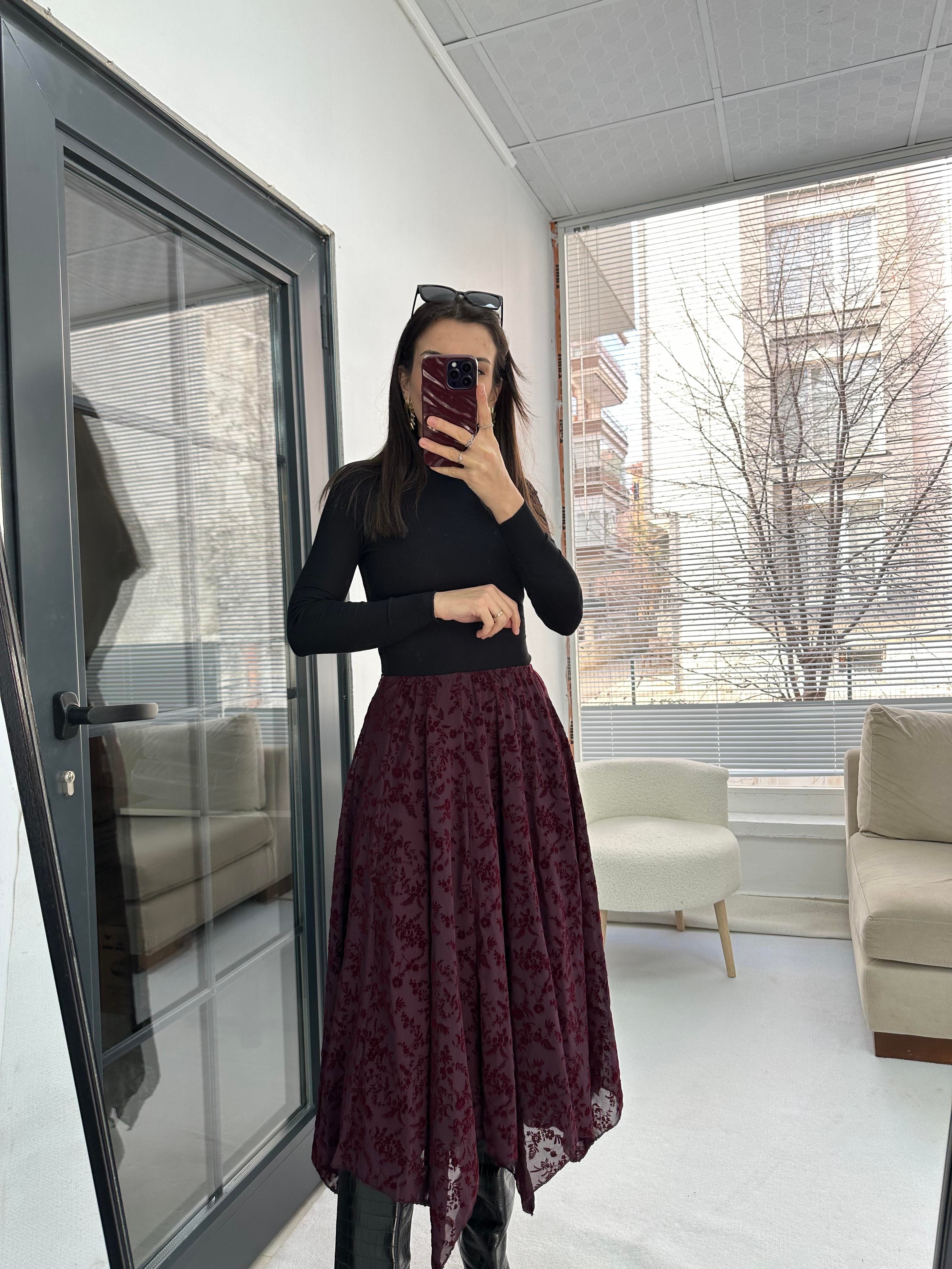 Nakış Detaylı Bordo  Etek 
