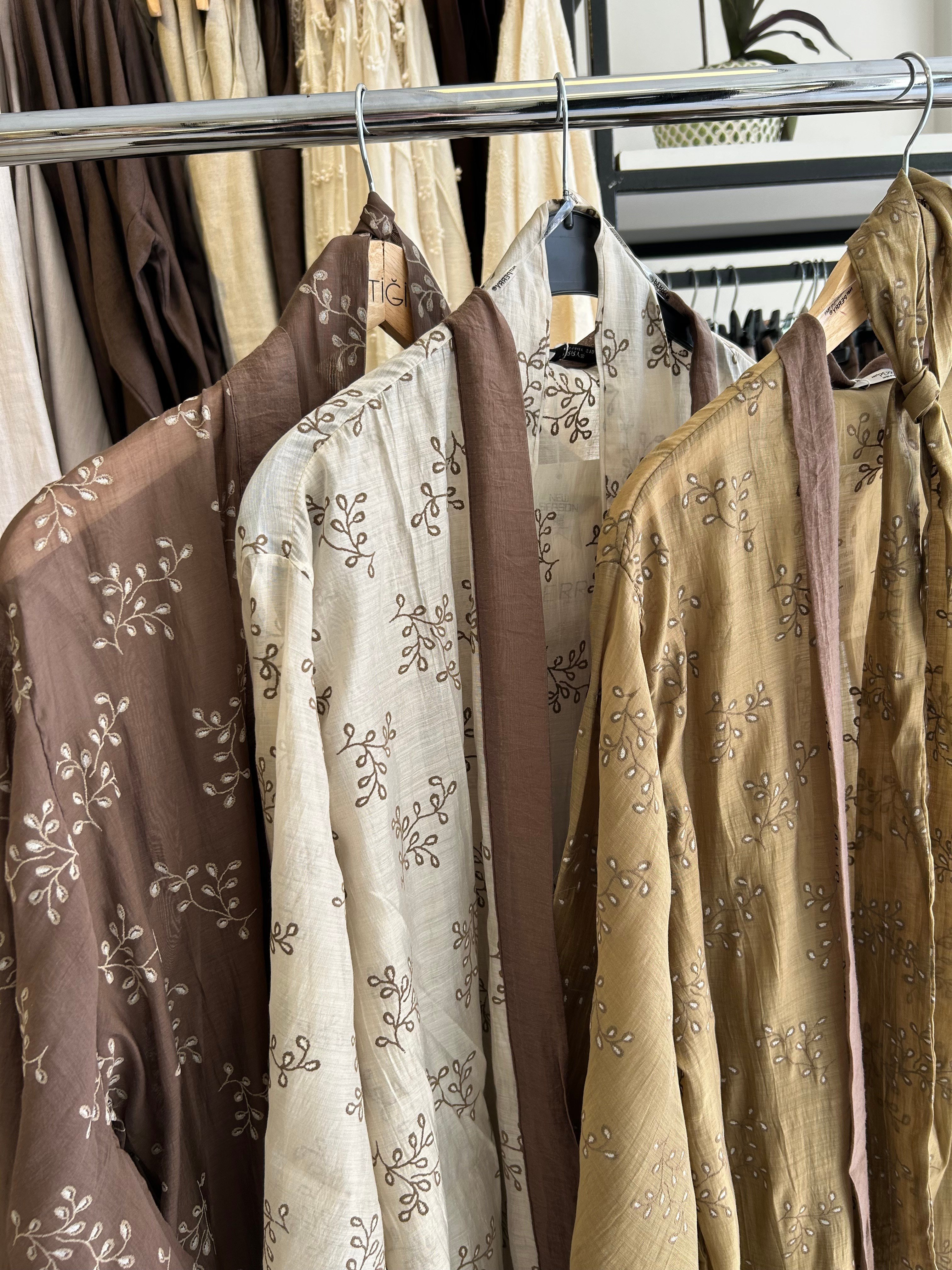 Nakış İşlemeli Taş  Kimono