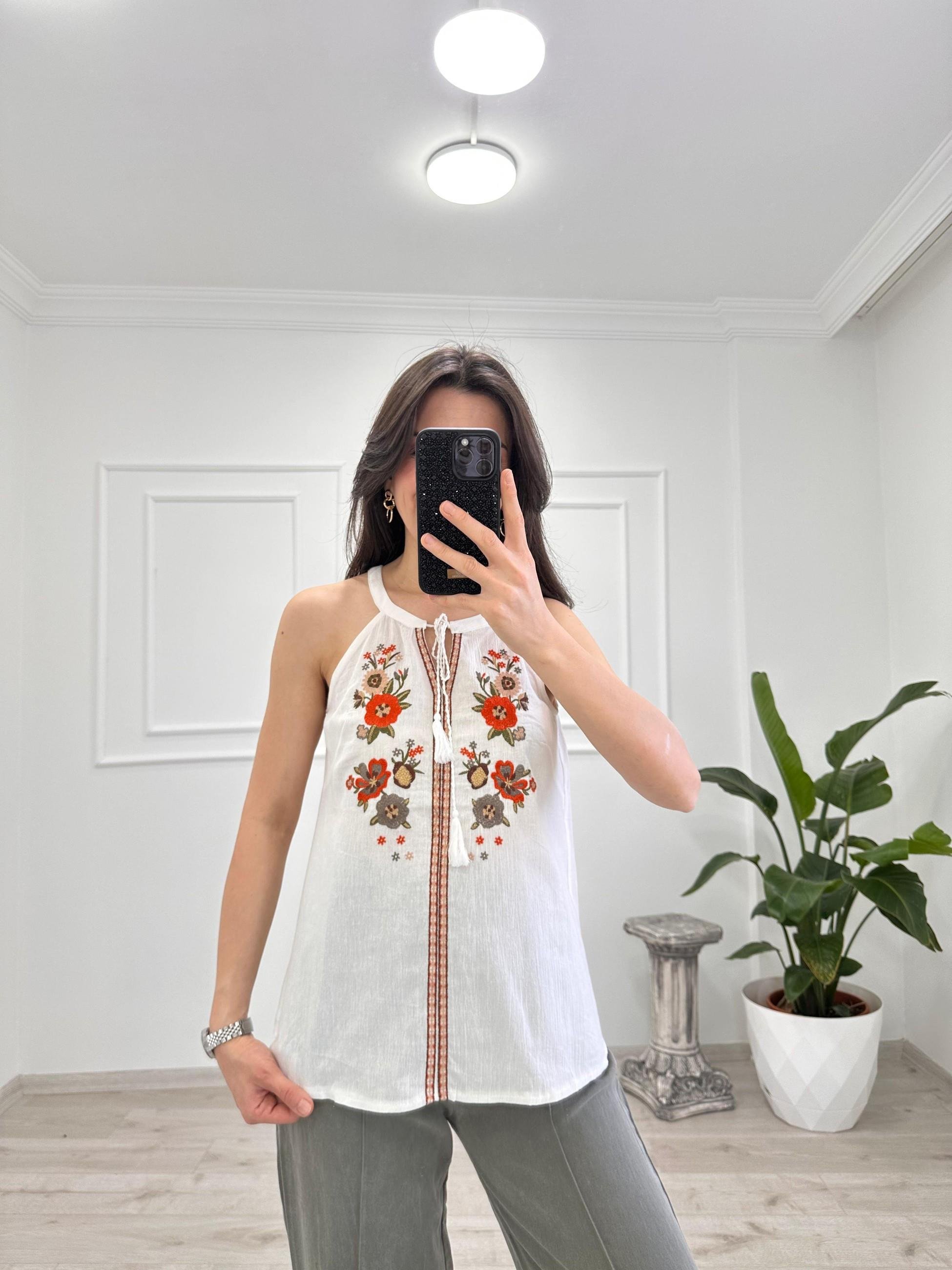 NAKIŞLI BLUZ 
