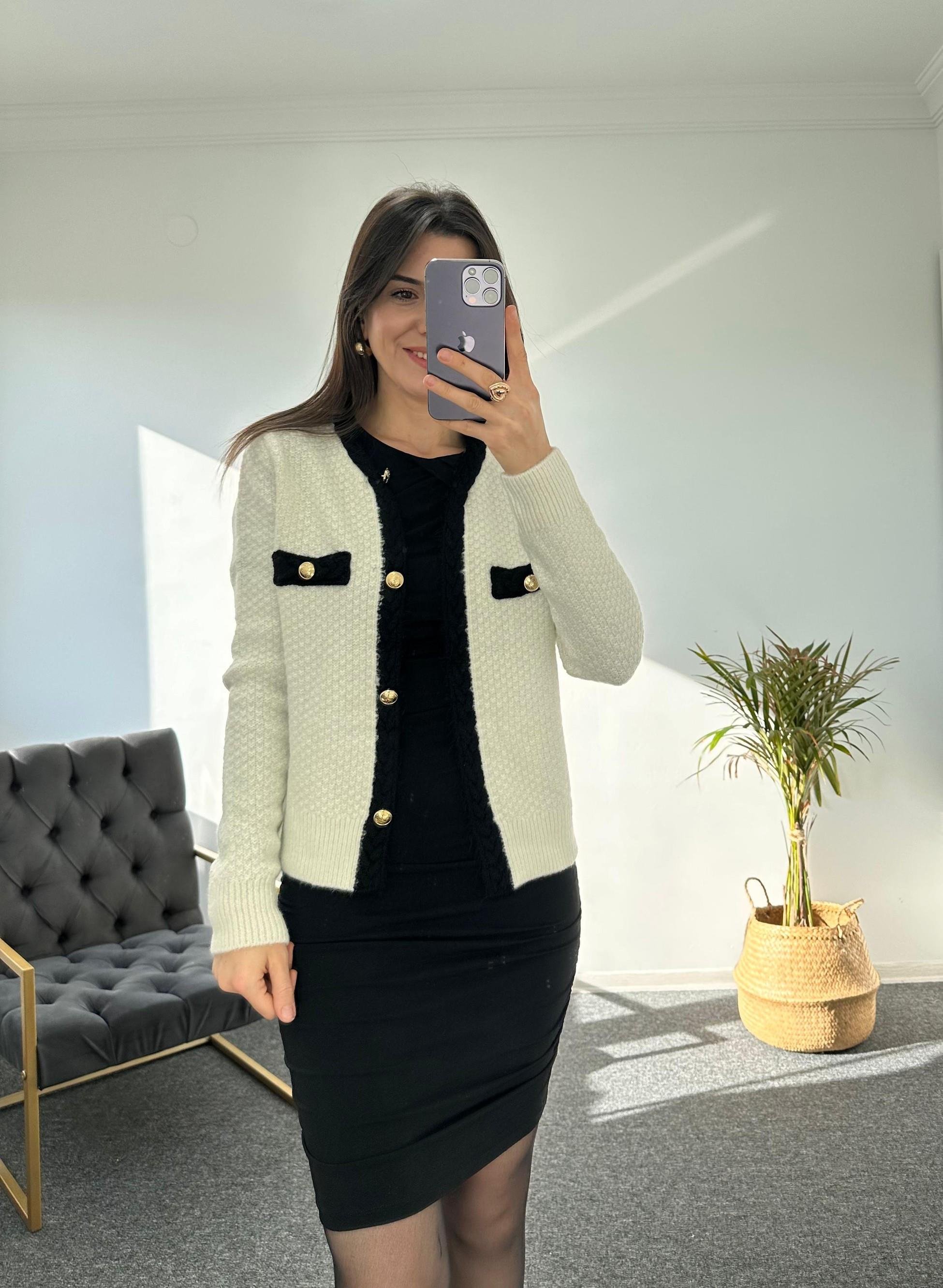 ÖRGÜ VE GOLD DÜĞME DETAYLI HIRKA