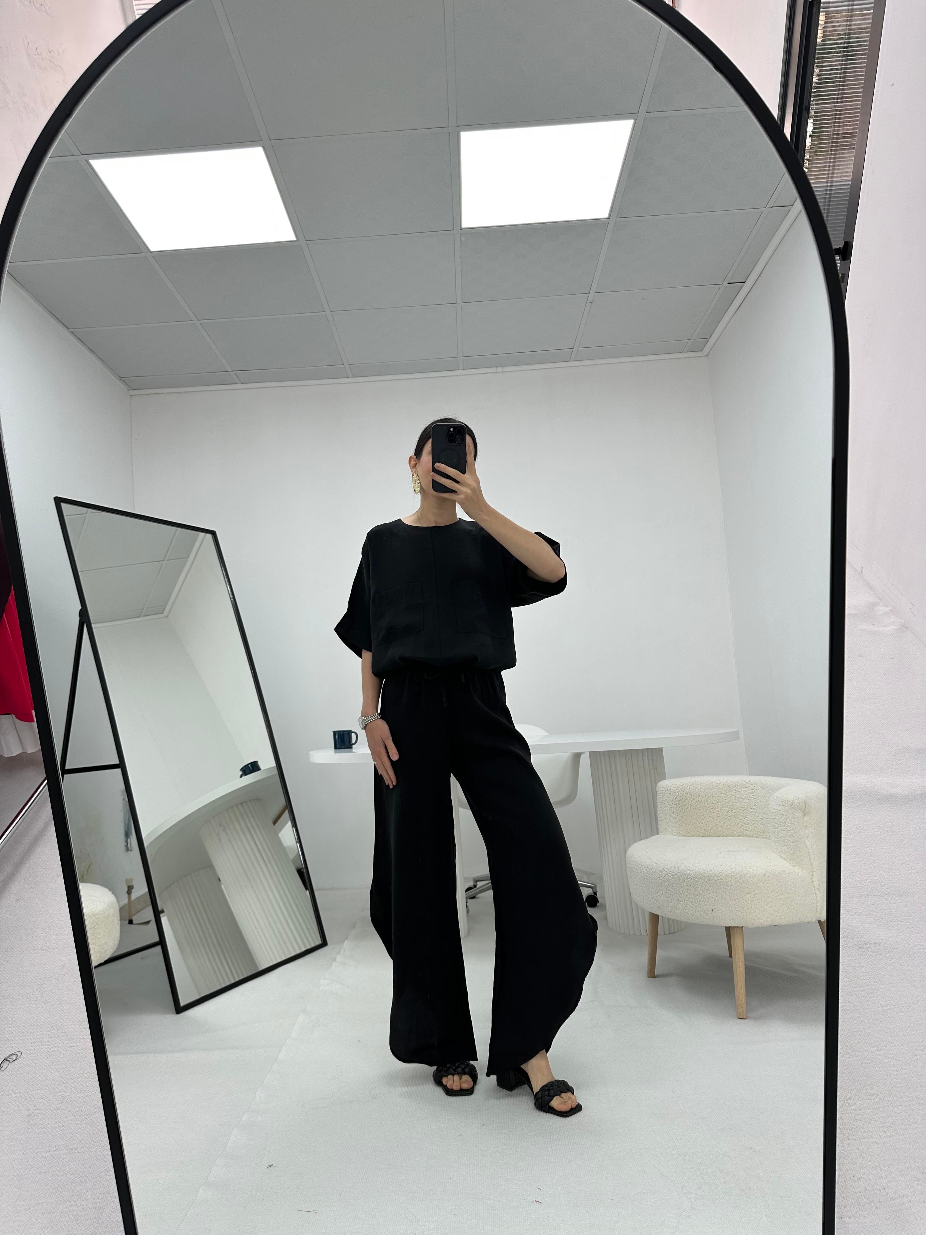 Oval Kesim Paça Detaylı Siyah  Takım 