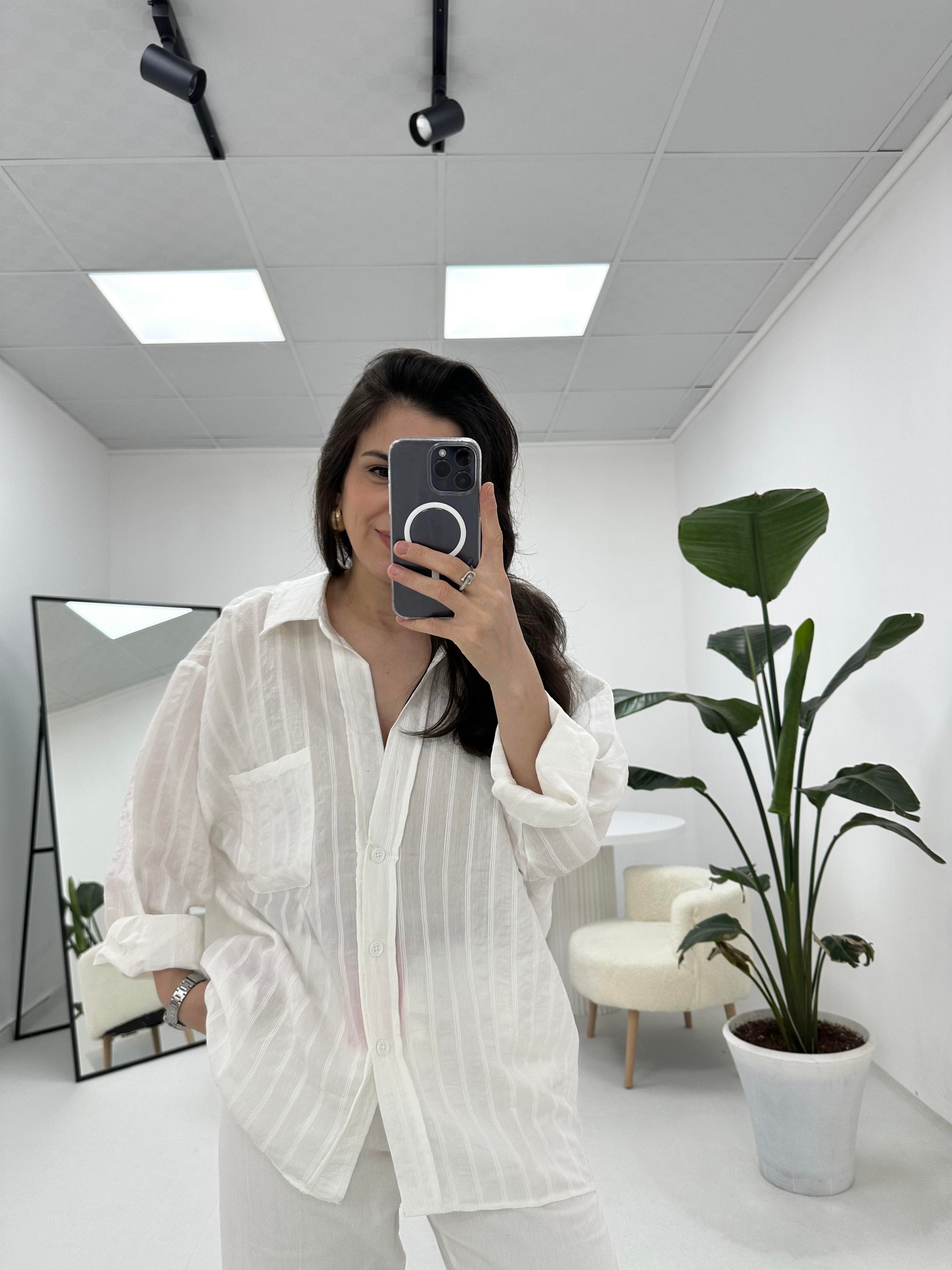 Oversize Beyaz Gömlek