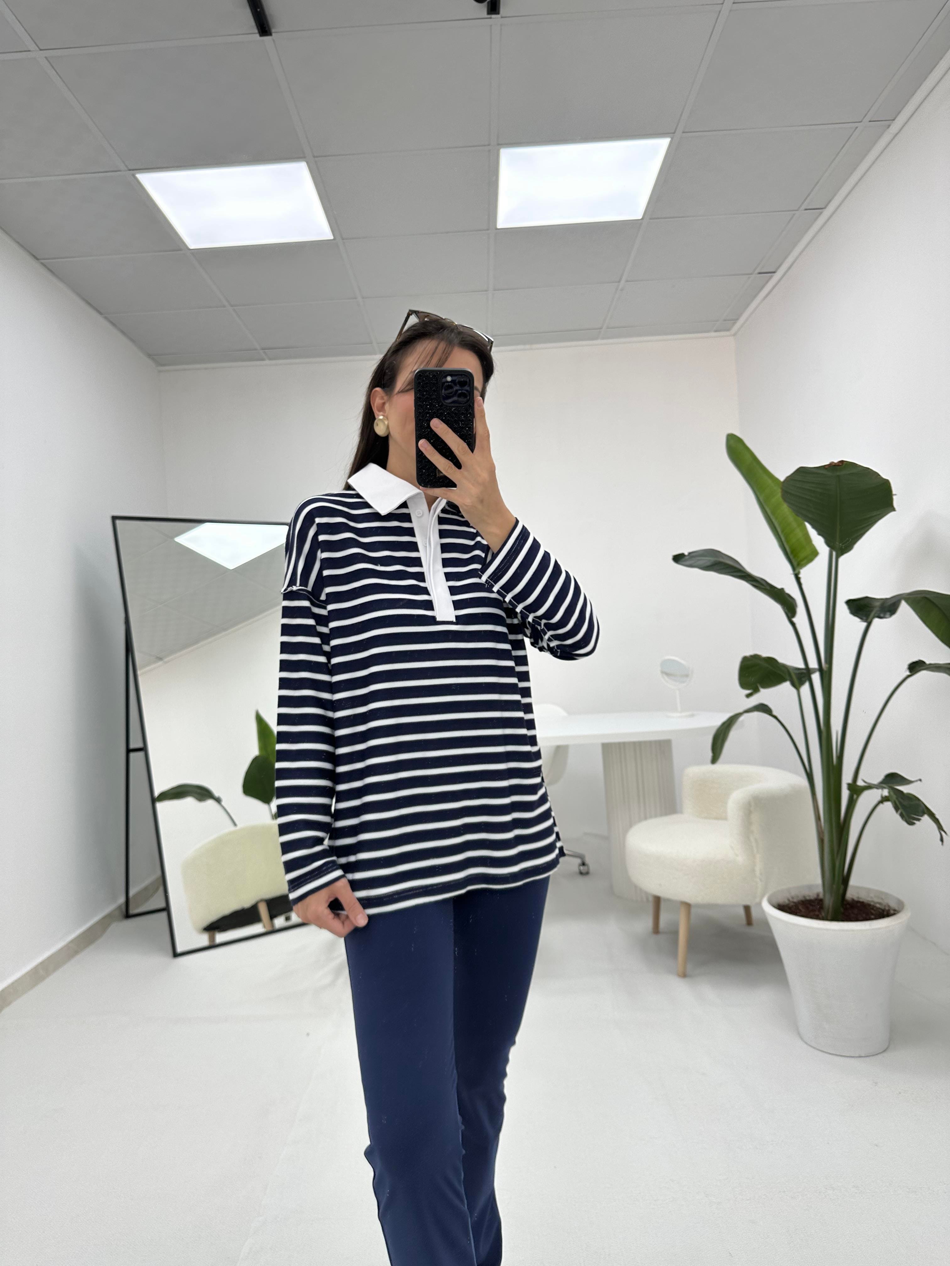 Polo Yaka Çizgili Lacivert Beyaz ÇizgiliSweatshirt 