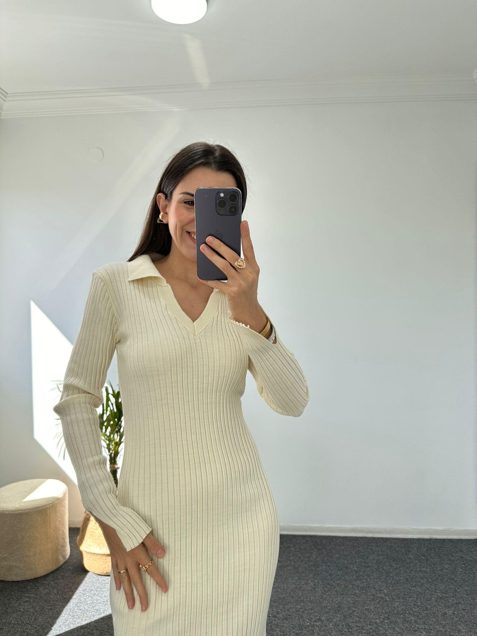 POLO YAKA YIRTMAÇLI TRİKO ELBİSE
