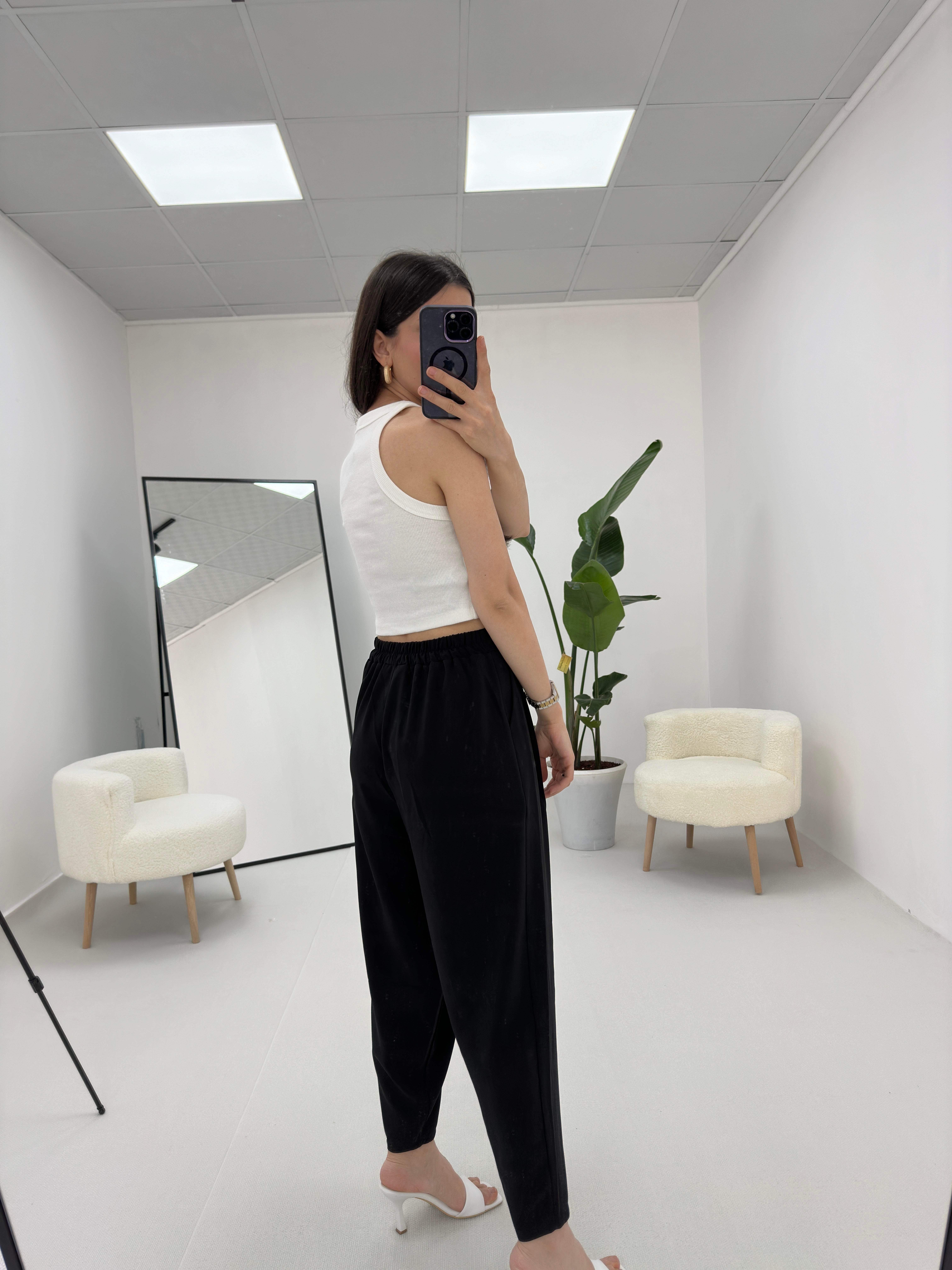 Siyah Beli Lastikli Pilili Pantolon