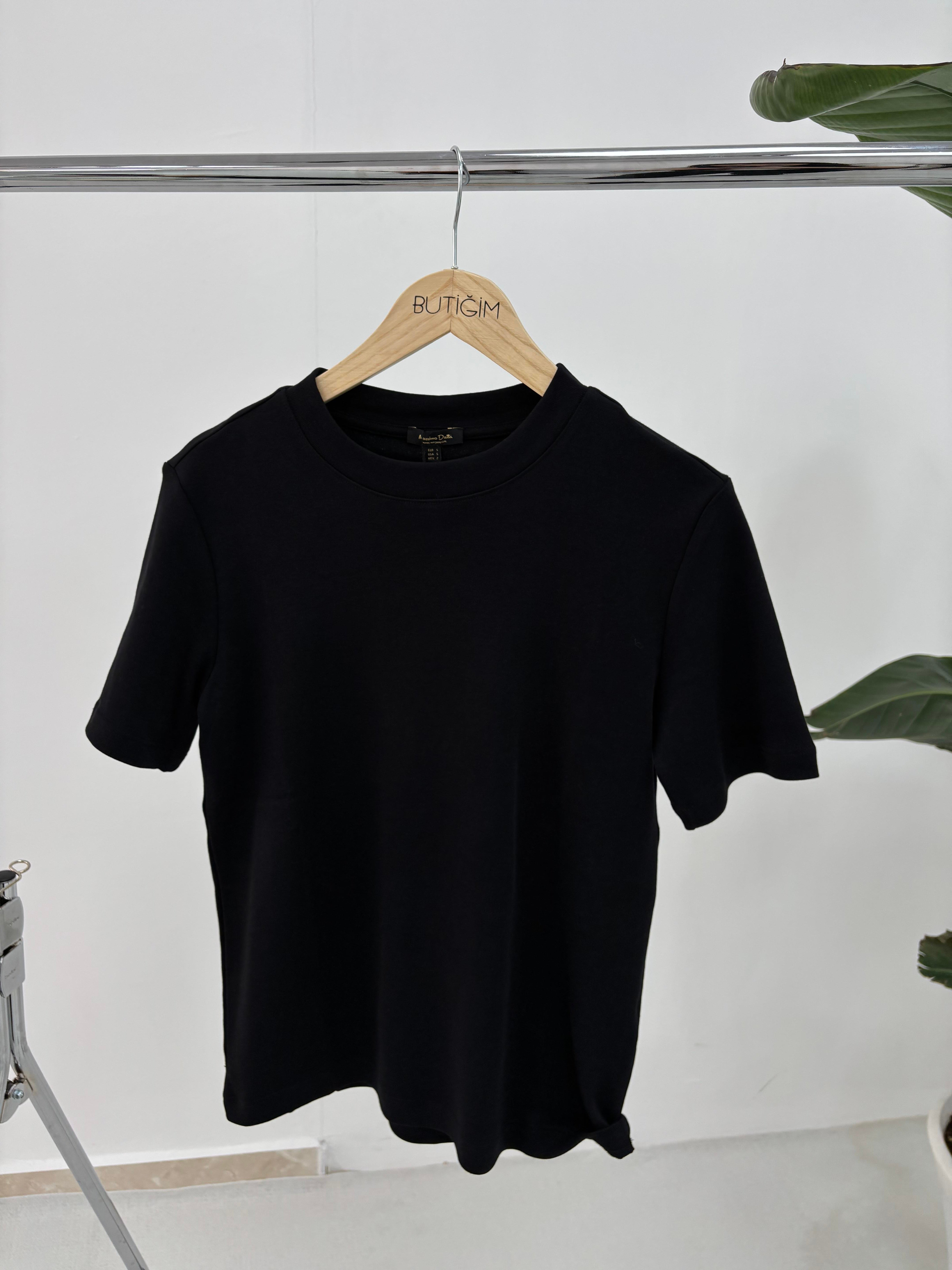 Siyah Kısa Kollu Biyeli T Shirt 