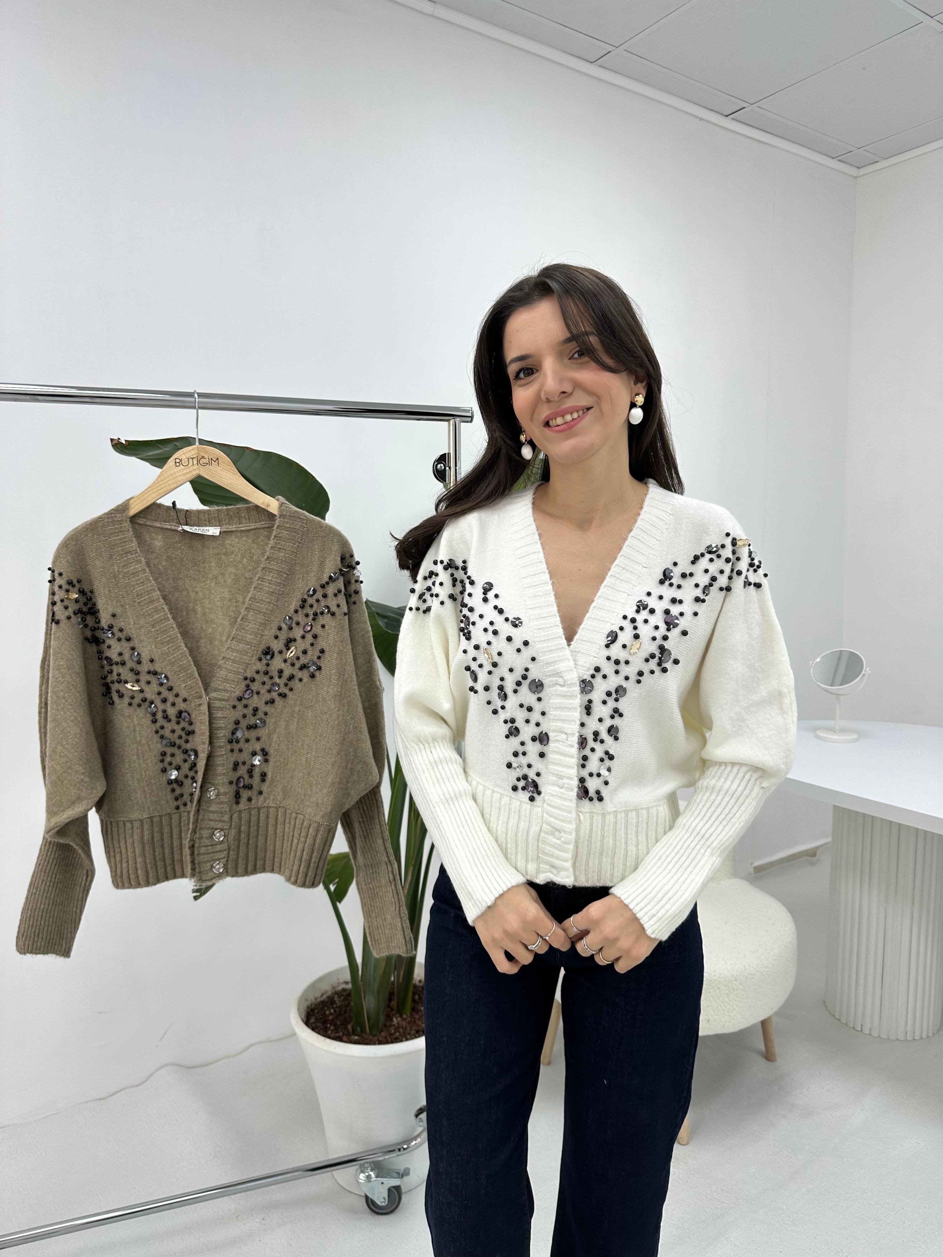 Taşlı Ekru Hırka
