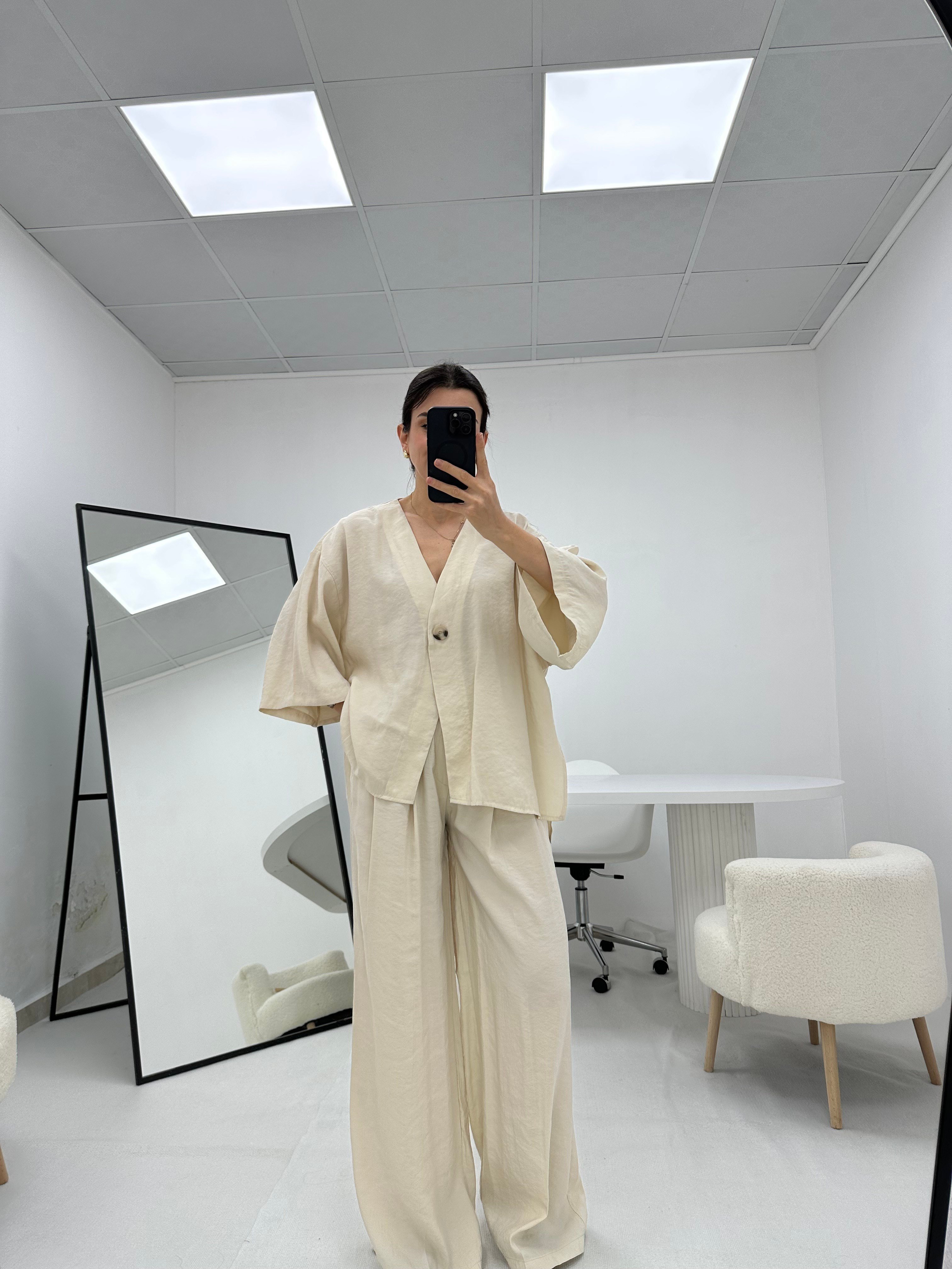 Tek Düğme Detaylı Taş Gömlek Pantolon Takım 
