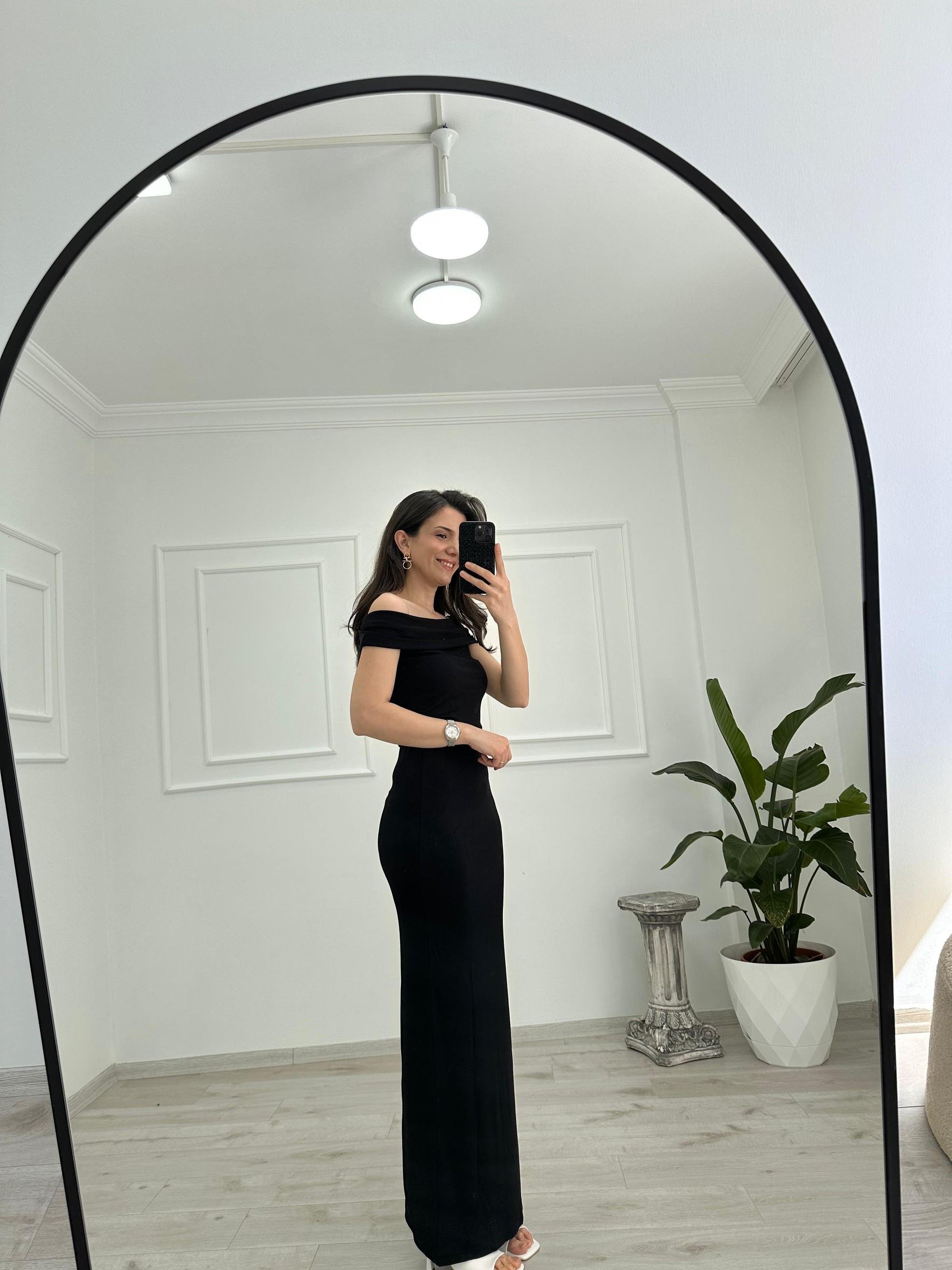 UZUN SİYAH LASTİKLİ ETEK