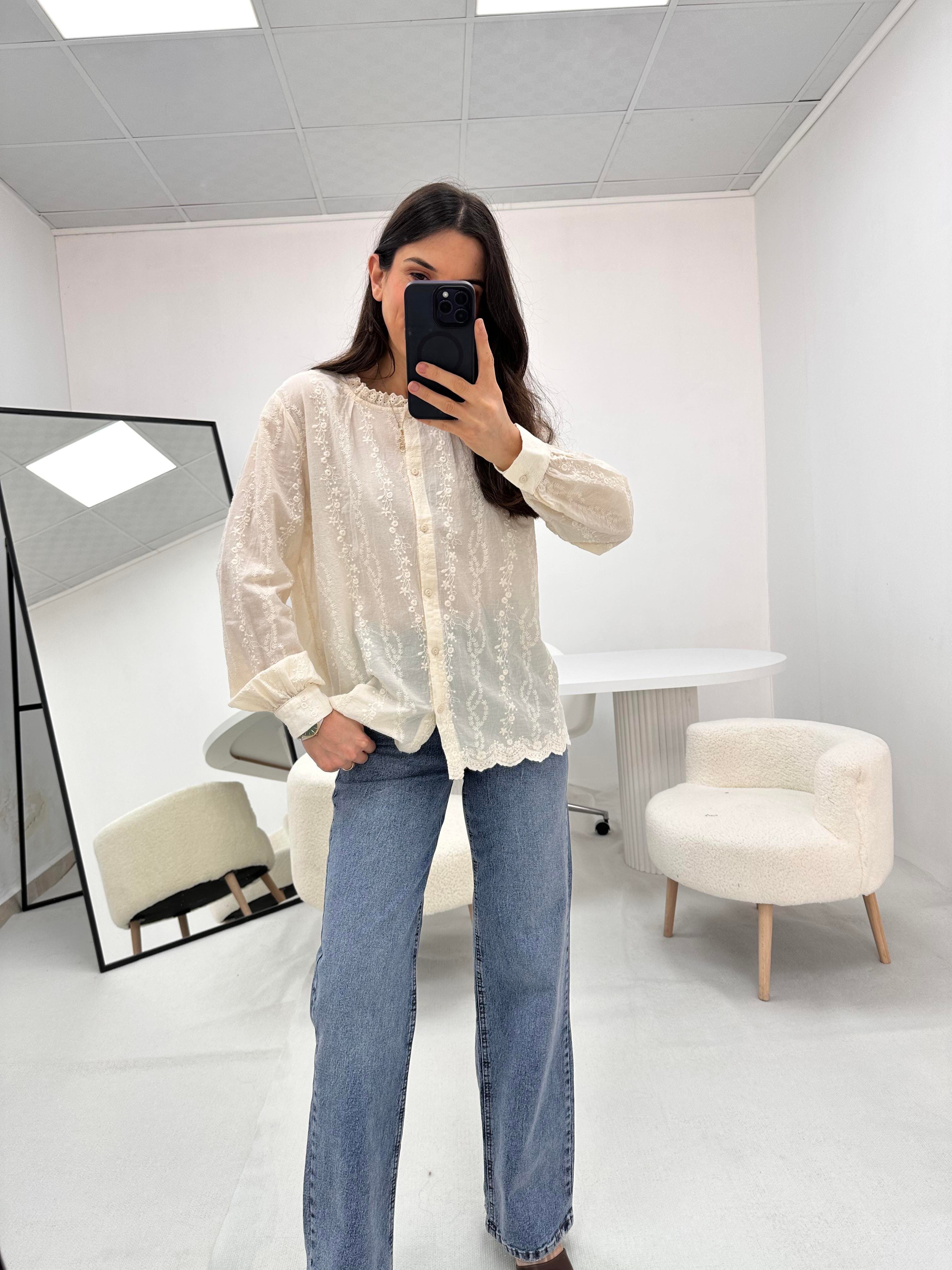 Yaka Fisto Detaylı Ekru Gömlek 