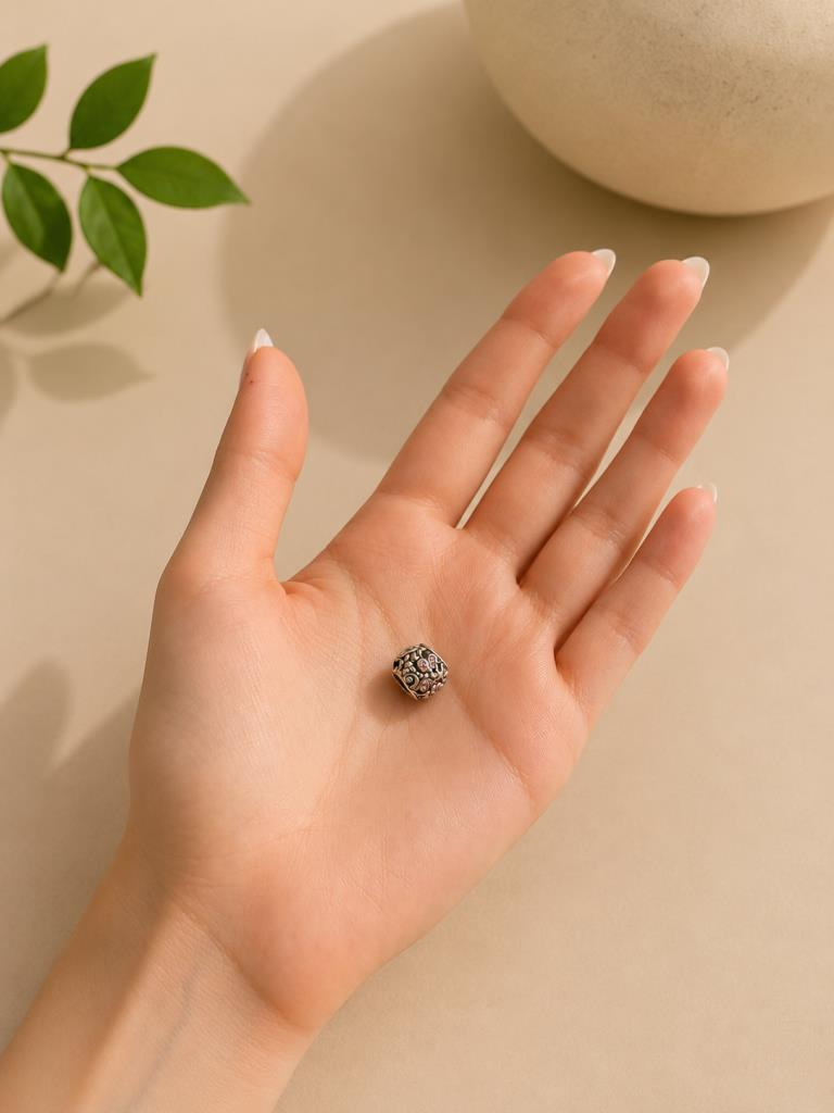  Yuvarlak Çiçekli Taşlı Charm Boncuk Kadın Bileklik Aparatı Modern Şık Tasarım