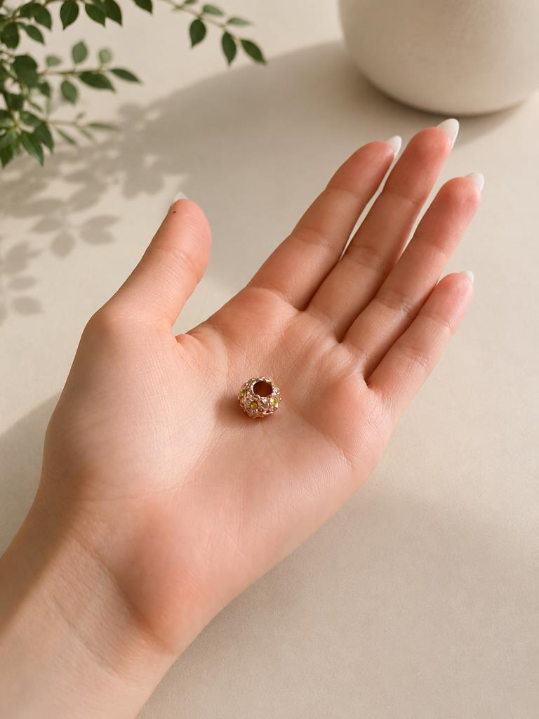  Yuvarlak Papatya Taşlı Charm Boncuk Kadın Bileklik Aparatı Modern Şık Tasarım