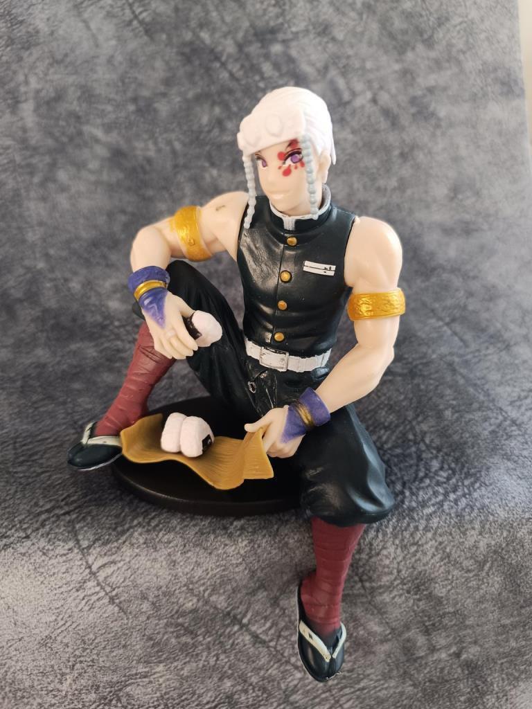 Anime Demon Slayer Tengen Uzui 17 cm Oturan Karakter Figür Oyuncak Biblo 