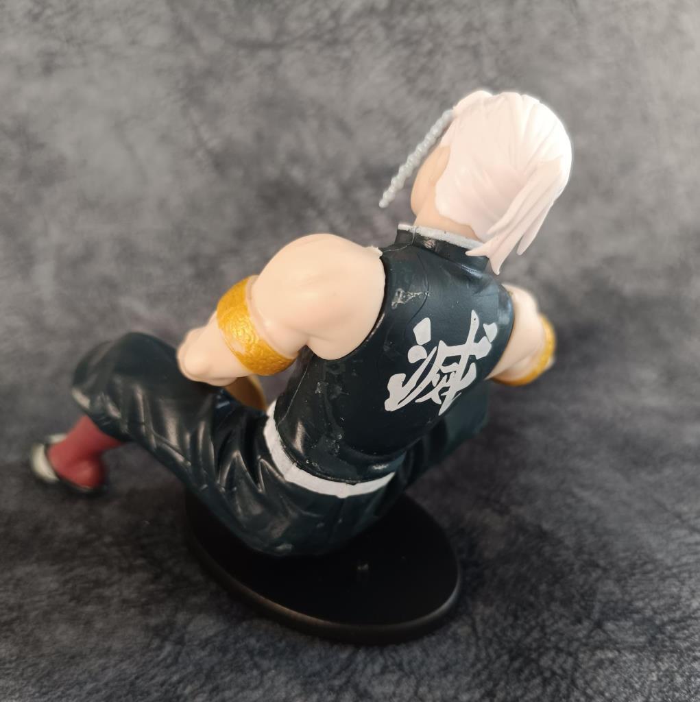 Anime Demon Slayer Tengen Uzui 17 cm Oturan Karakter Figür Oyuncak Biblo 