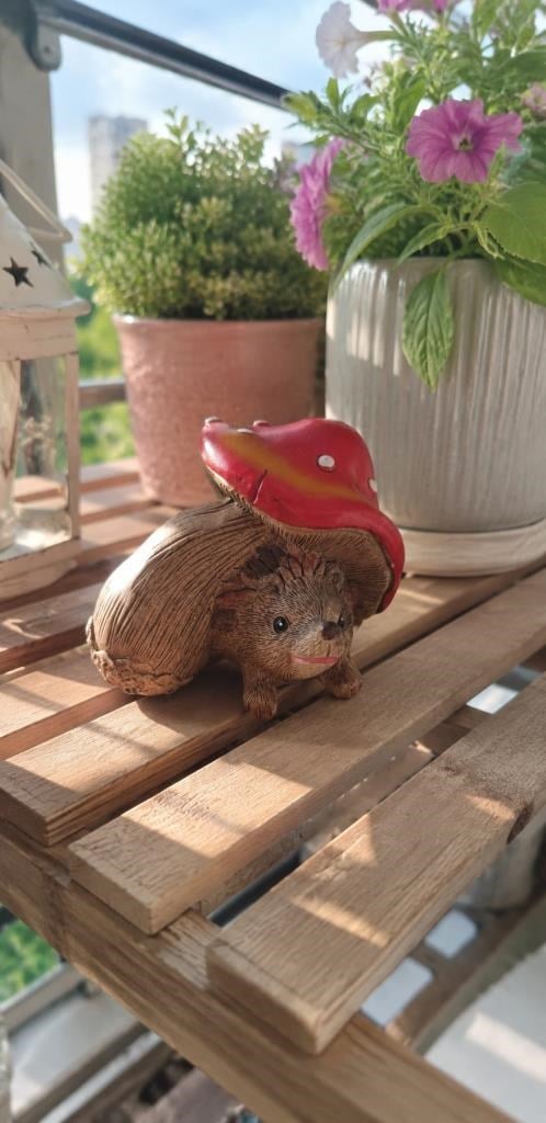 Dekoratif Kirpi Biblo Mantar Şapkalı Polyester Masa Üstü Obje Sevimli Hayvan Figürü 11x8 cm