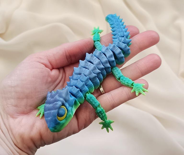 Kertenkele Oynar Eklem 3D Masa Araba Aksesuarı Renkli Multicolor Rainbow Oyuncak Yılbaşı Hediye