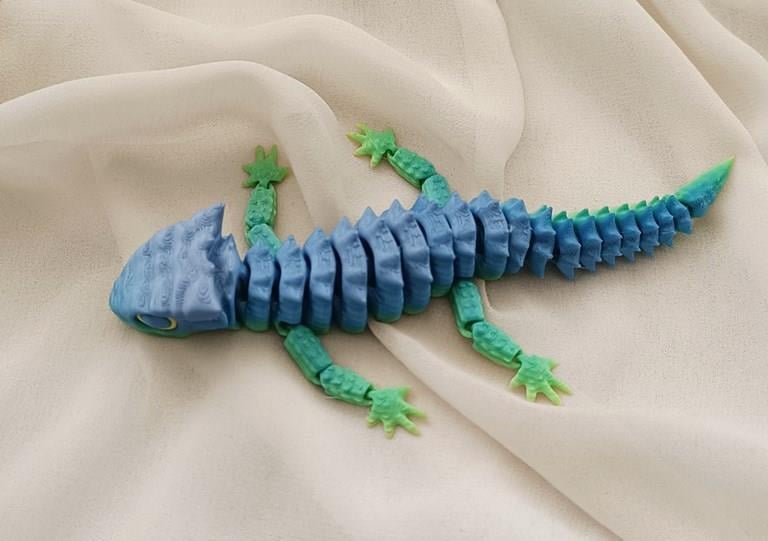 Kertenkele Oynar Eklem 3D Masa Araba Aksesuarı Renkli Multicolor Rainbow Oyuncak Yılbaşı Hediye