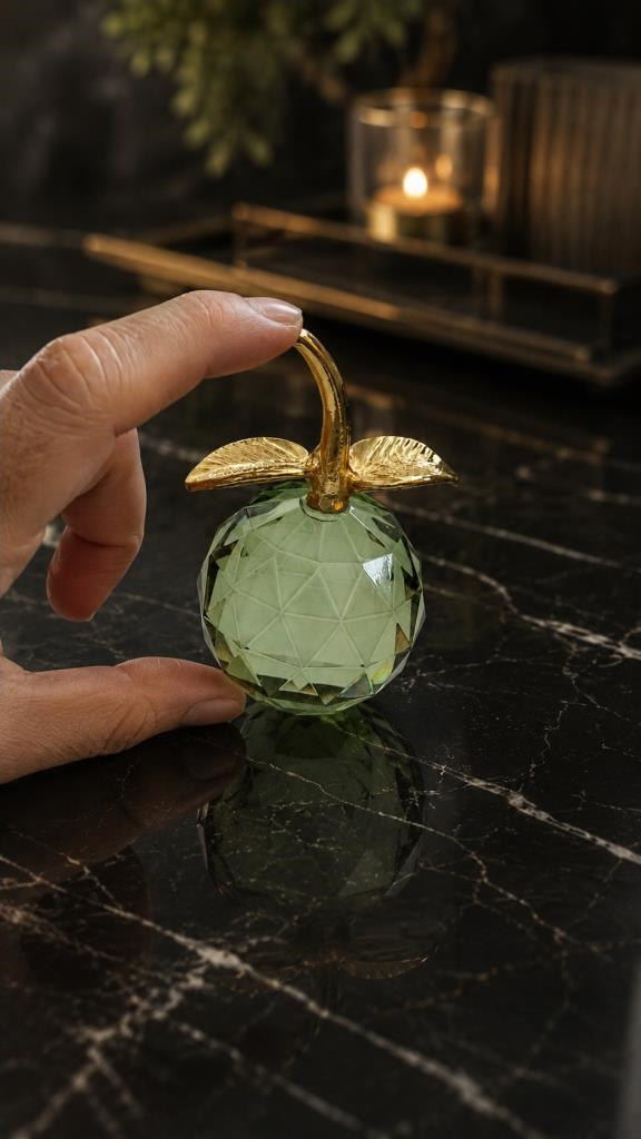 Kristal Cam Elma Biblo Orta Boy Yeşil Gold Detaylı Modern Dekoratif Masa Üstü Süsü 8 x 6   