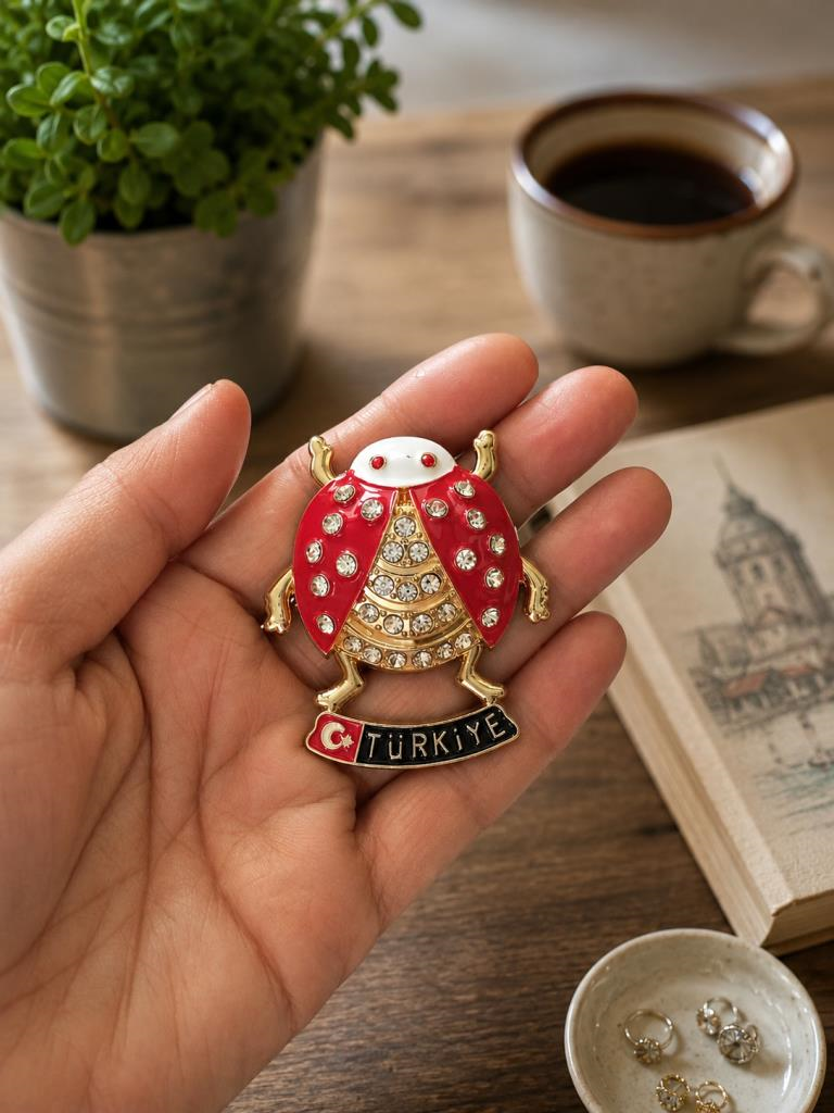 Magnet Uğur Böceği Türkiye Yazılı Taşlı Buzdolabı Süsü – Dekoratif Hediyelik Souvenir