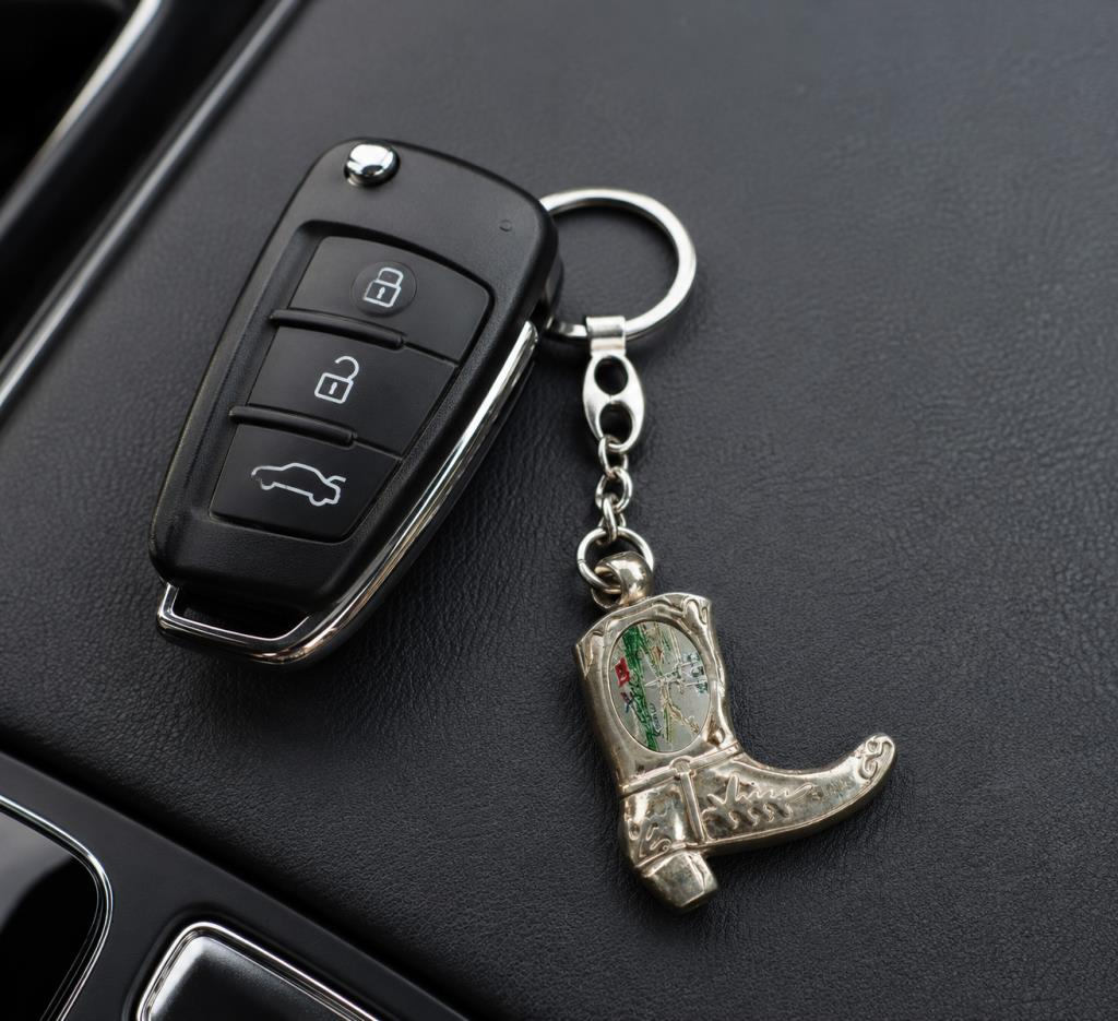 Metal Anahtarlık Araba Ev Ofis Anahtarı Çanta Aksesuarı Western Kovboy Çizme Figürlü 12 cm 
