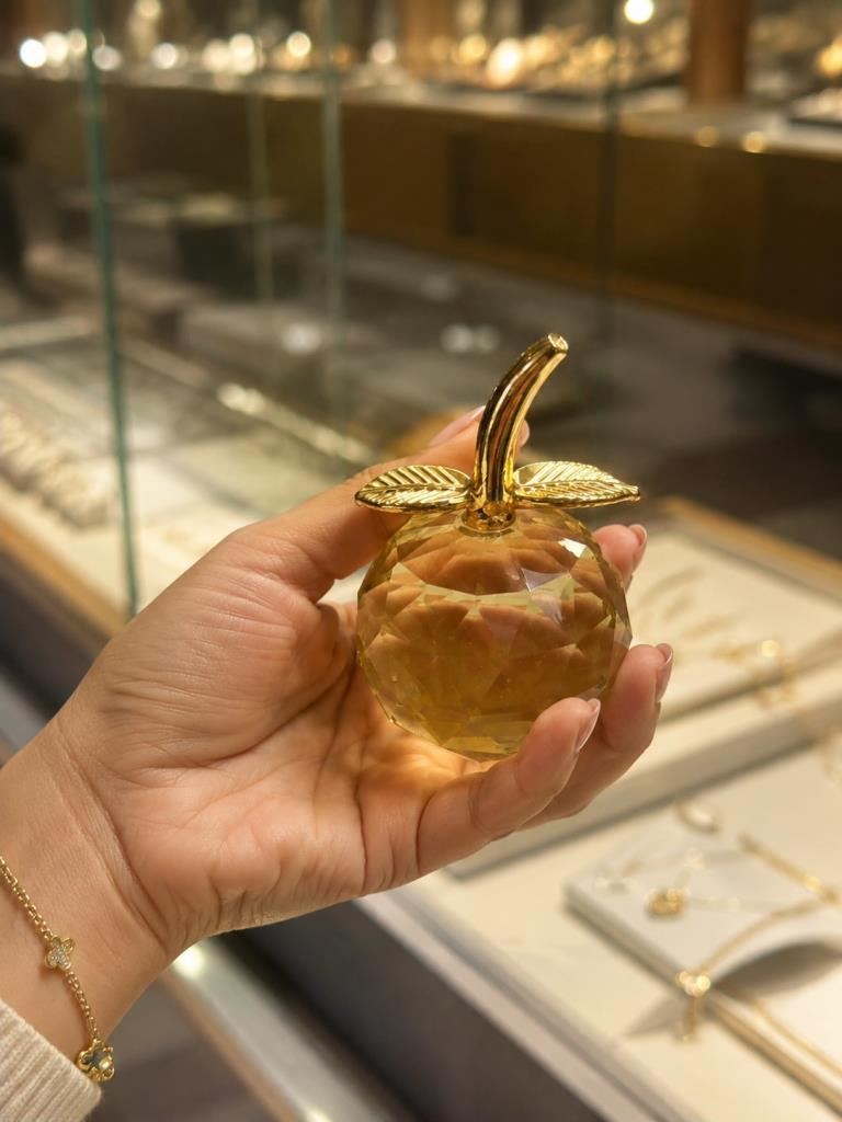 Sarı Kristal Elma Biblo Orta Boy 8.5 Cm Dekoratif Cam Elma Süsü Gold Yapraklı 