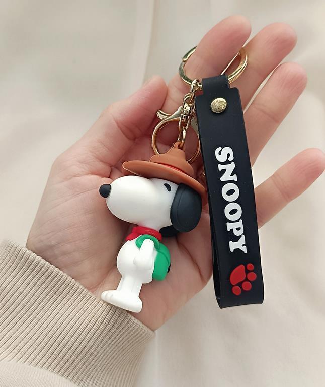 Snoopy Anahtarlık Silikon Sevimli Köpek Araba Çanta Süsü Aksesuar Oyuncak 