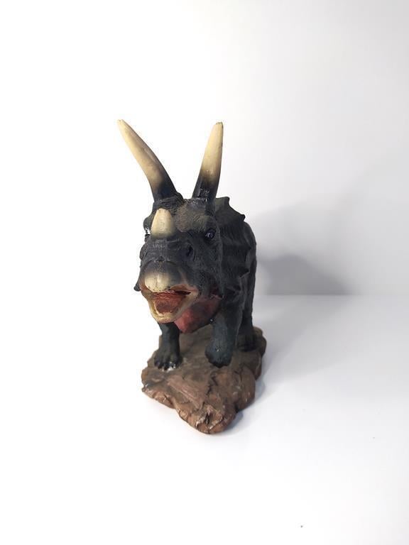 Triceratops Dinazor Hayvan Biblo Heykel Ev Ofis Dekorasyon 3D Görünümlü 
