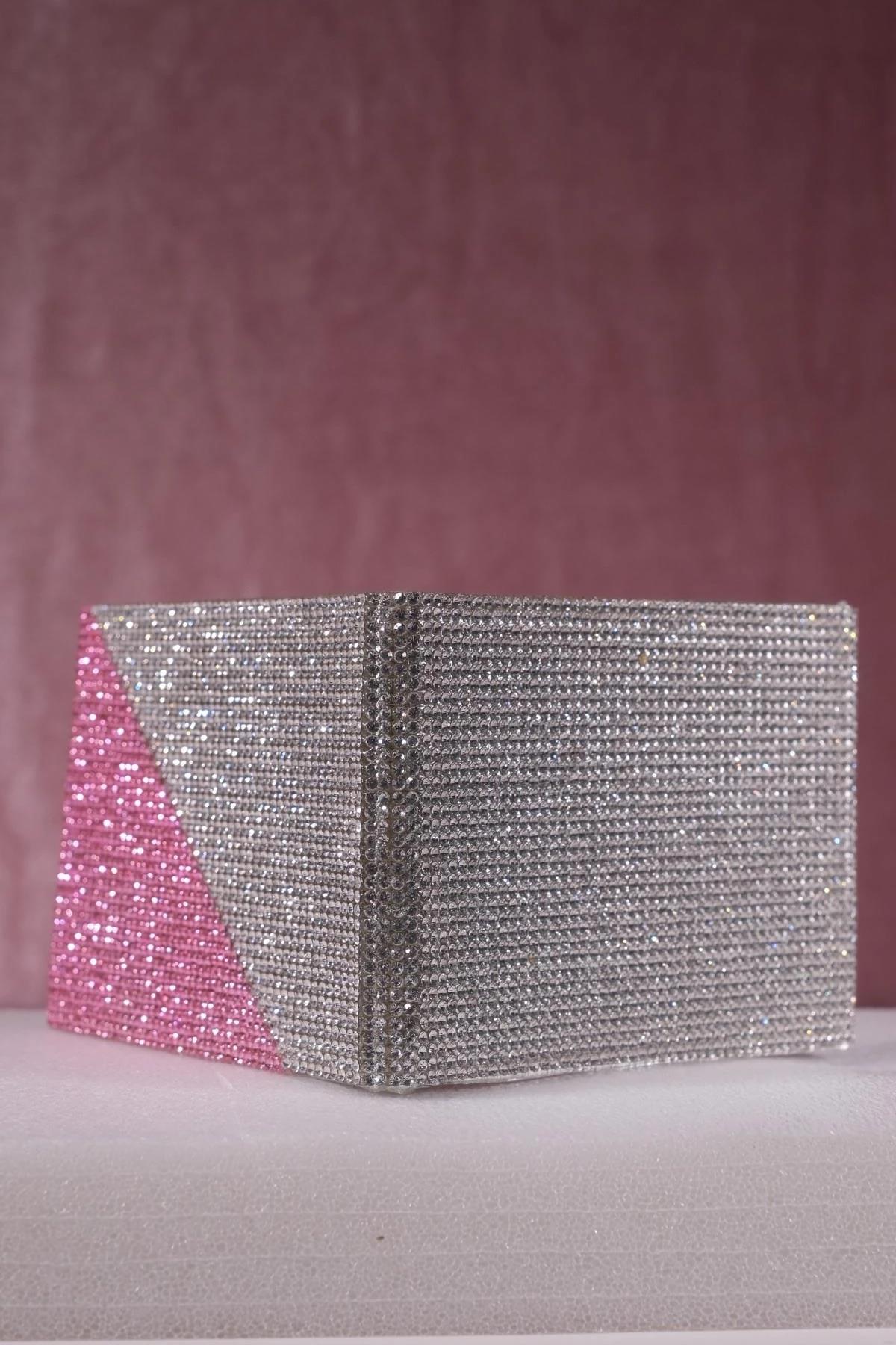 gumus-capraz-pembe-tasli-kartlik-fe35-b.jpg