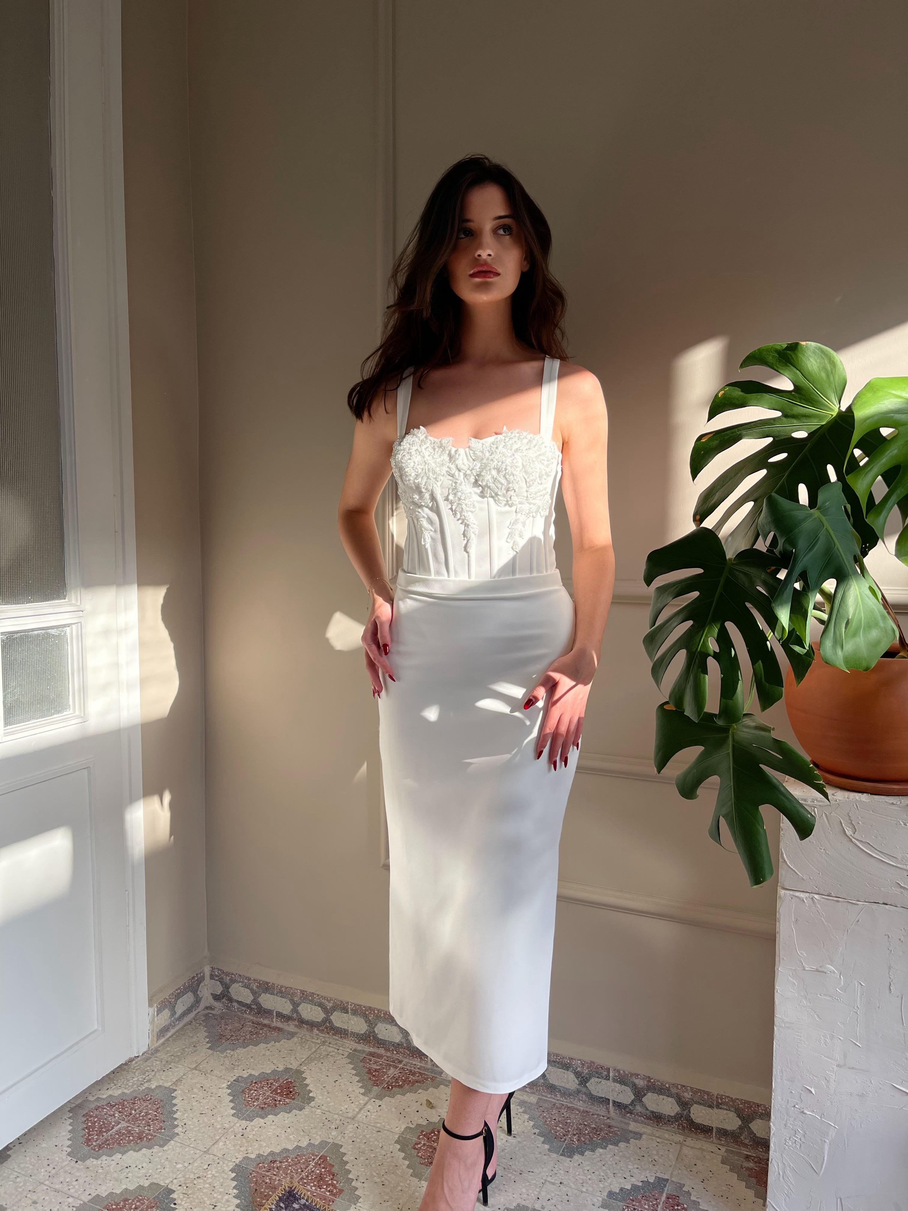 Askılı Aplik Üstü Kristal Boncuk İşleme Detaylı Kalem Abiye Elbise
