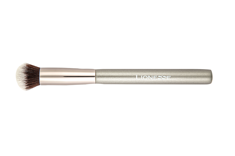 Lionesse Silver Collection Fondoten Fırçası 5126