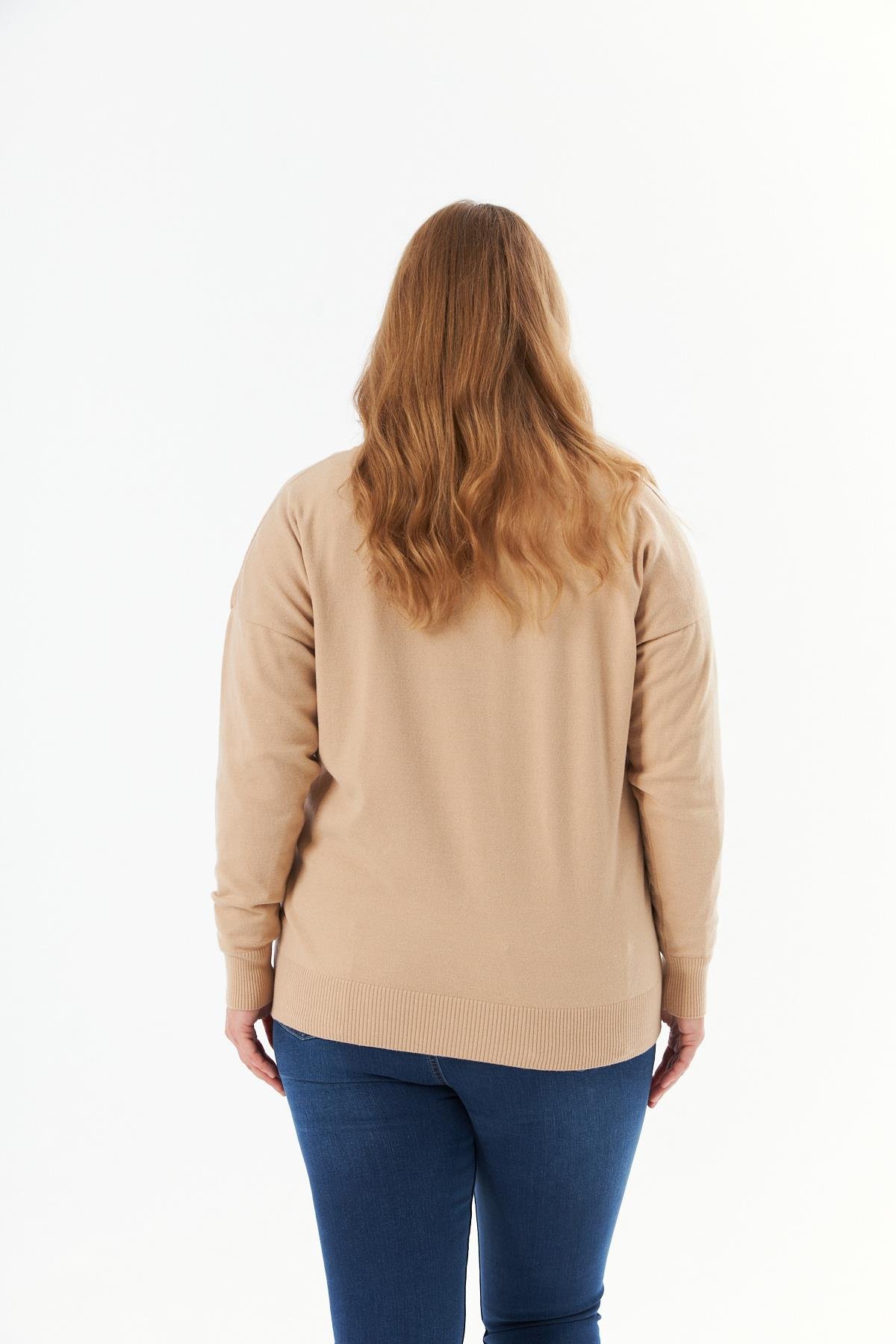 V YAKA BASKILI TRİKO  1-2