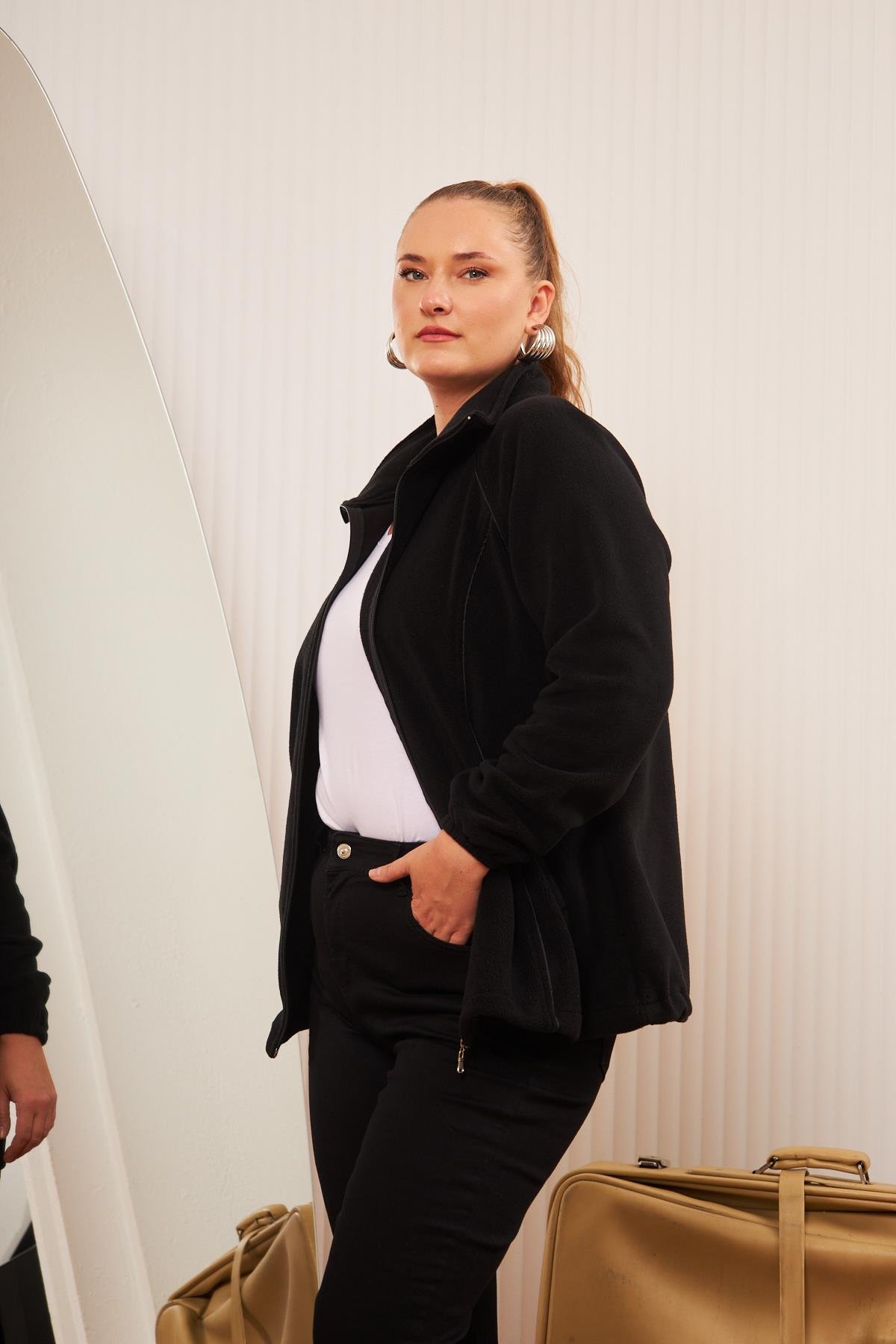 Büyük Beden Fermuarlı Polar Hırka Siyah