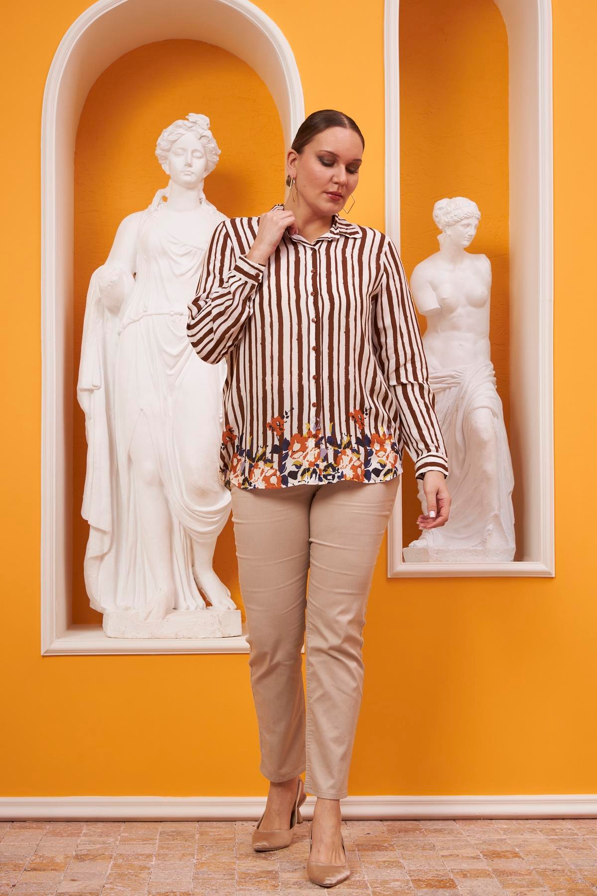 Rmg Eteği Çiçek Desenli Büyük Beden Kahve Çizgili Gömlek