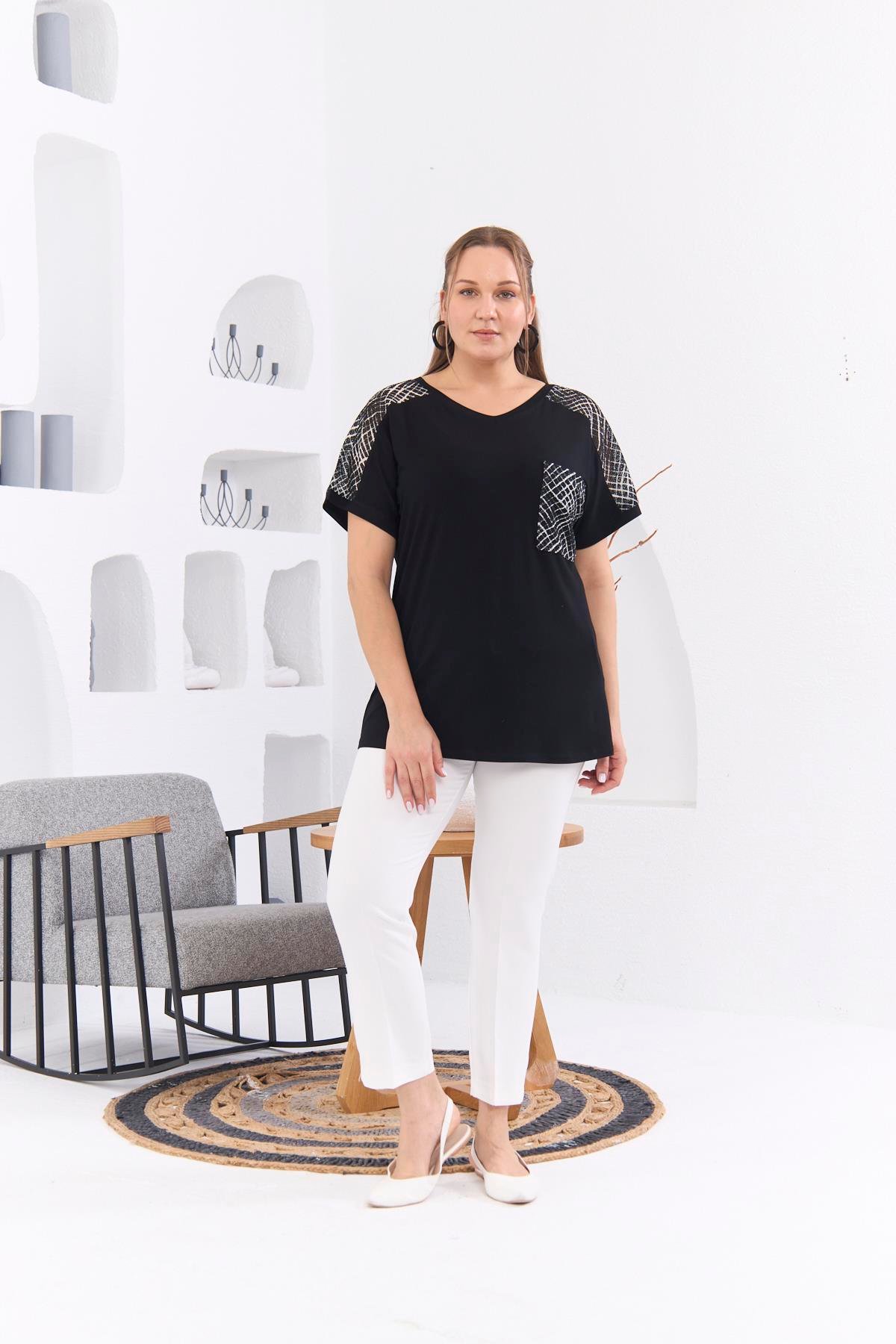 Rmg Cep ve Omuz Detaylı Büyük Beden Siyah Tişört