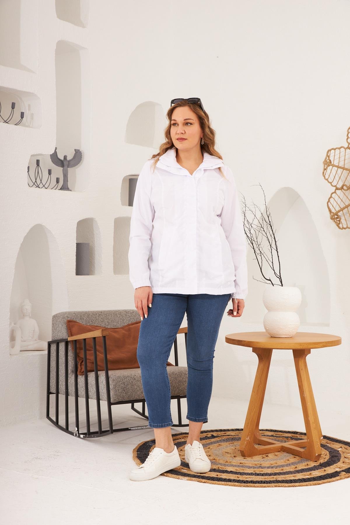 Rmg Bel Bağcık Detaylı Kolları Lastikli Büyük Beden Beyaz Trençkot